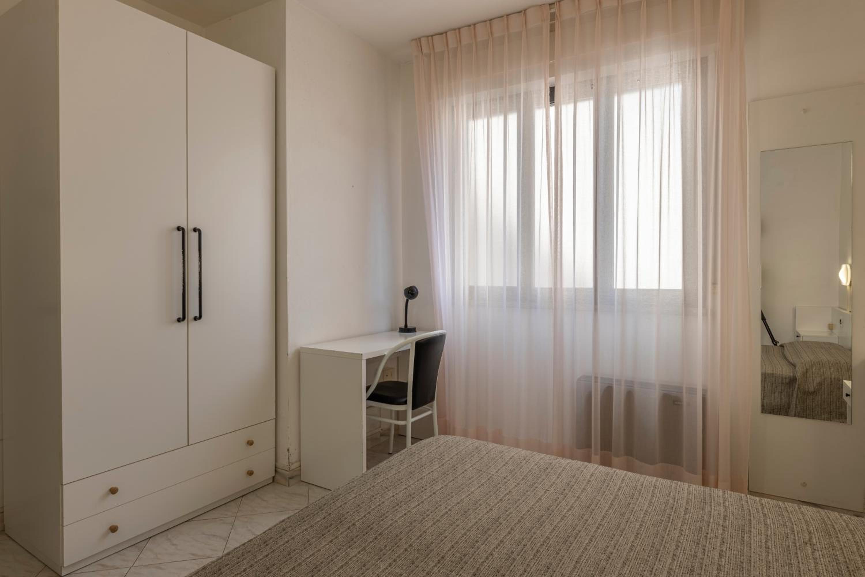 Apartment with Sea View - Photo 9