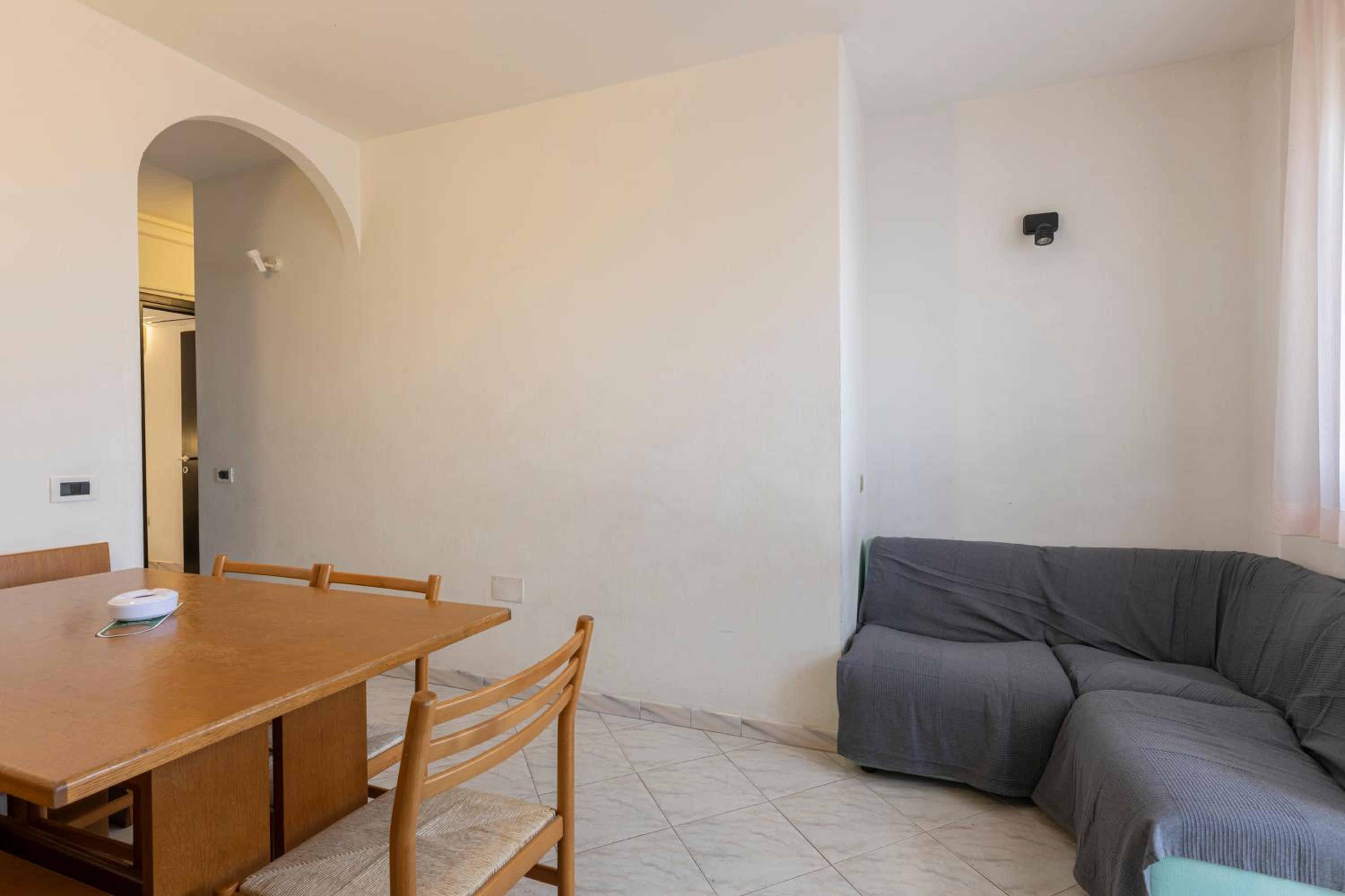 Apartment with Sea View - Photo 7