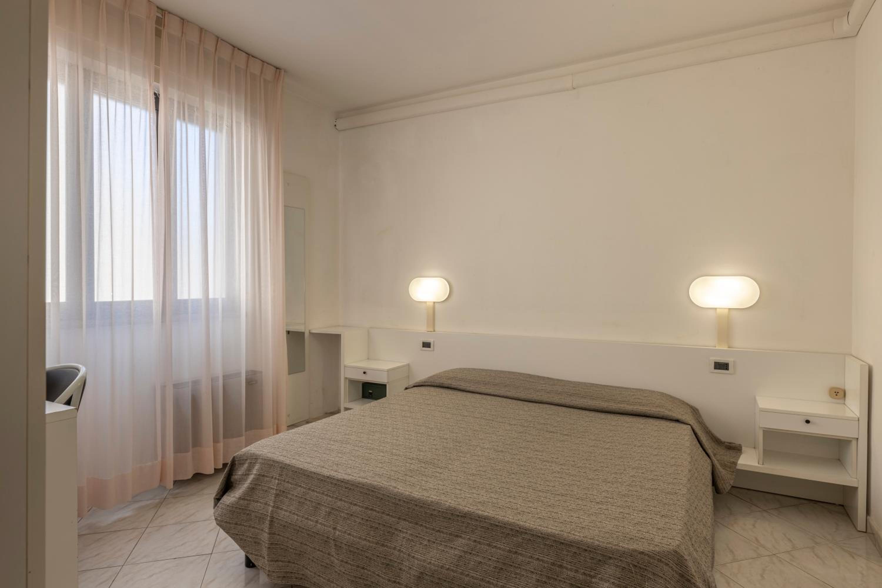 Apartment with Sea View - Photo 8