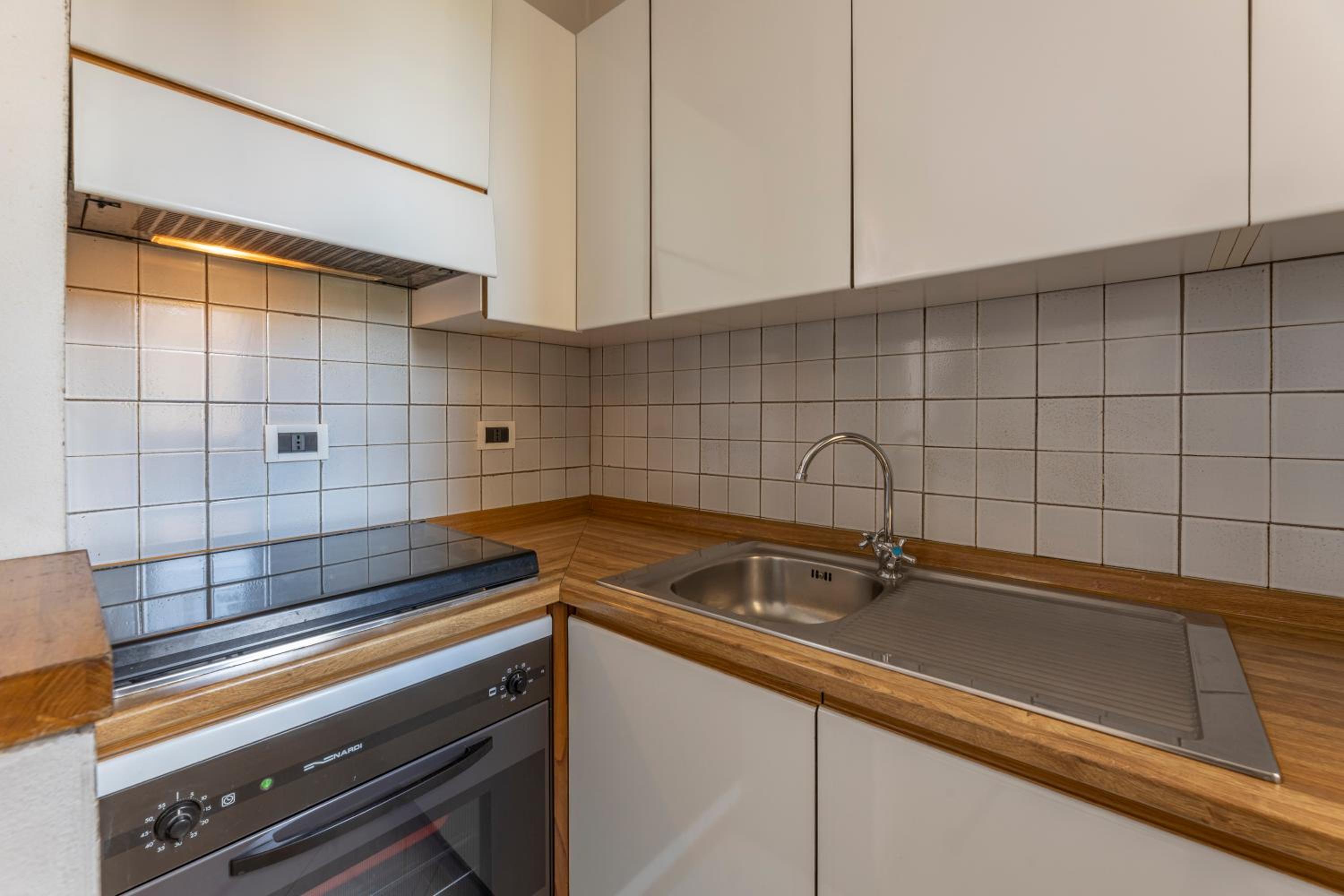 Apartment with Sea View - Photo 11
