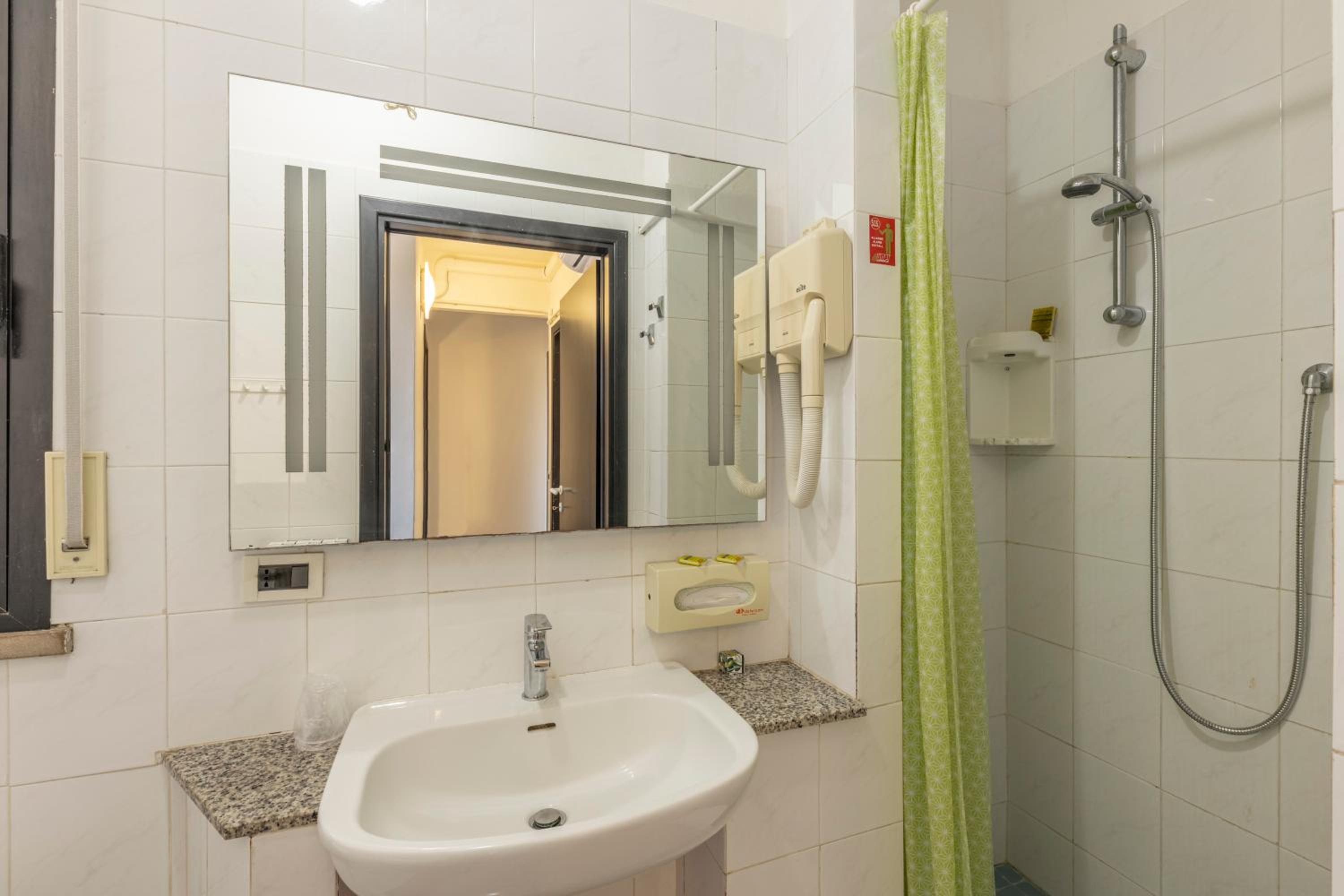 Apartment with Sea View - Photo 6