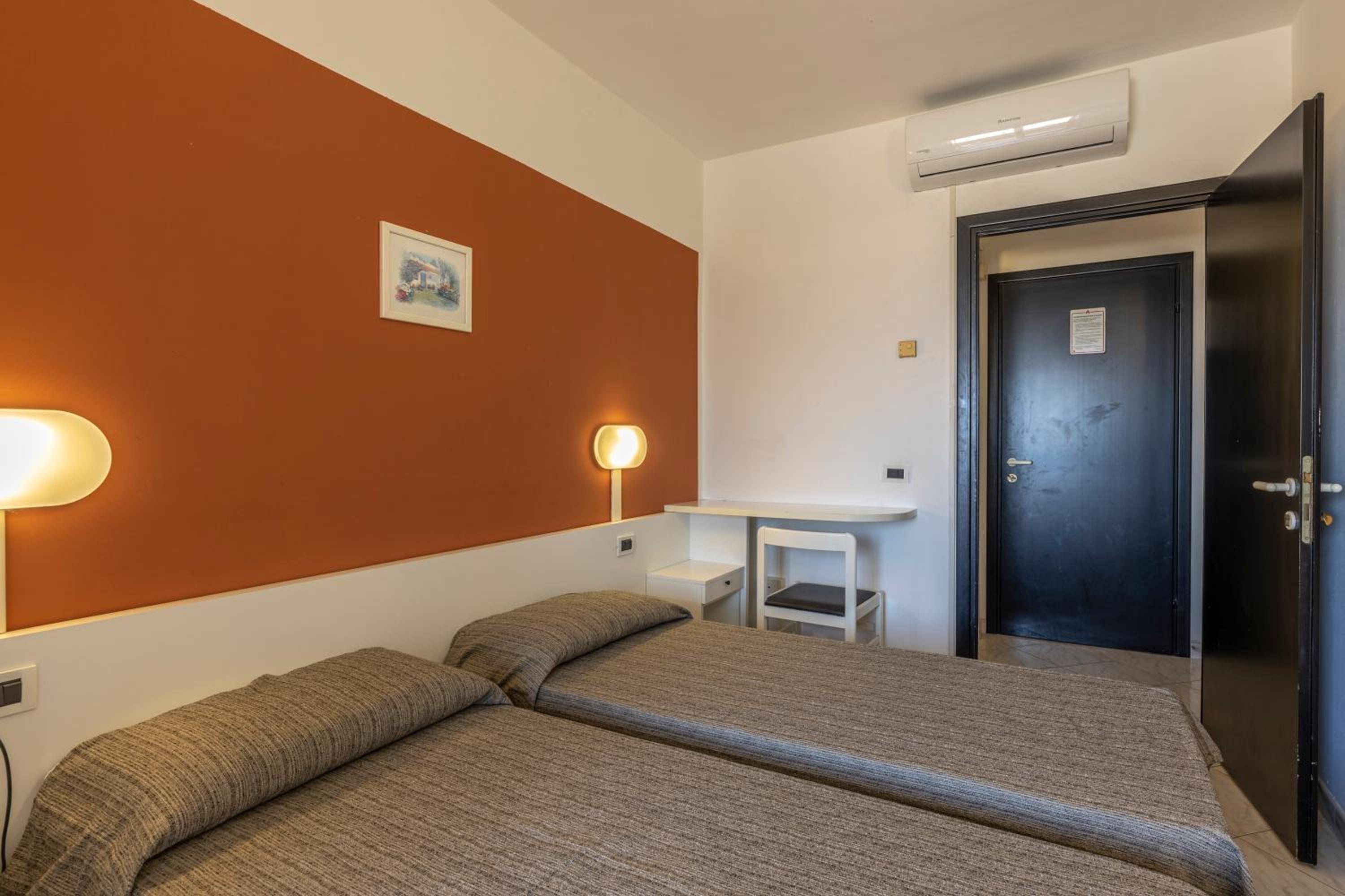 Apartment with Sea View - Photo 5