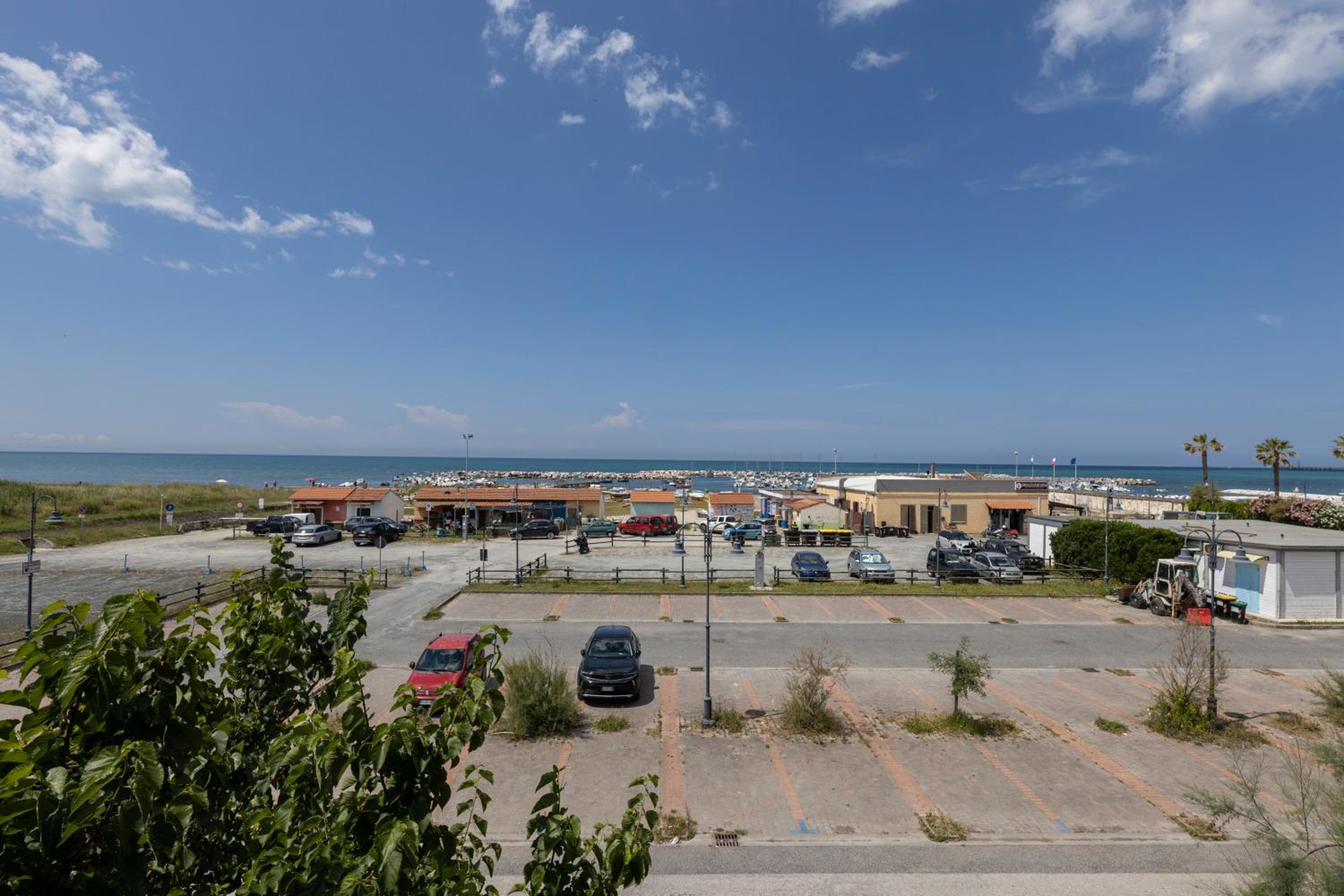 Apartment with Sea View - Photo 4
