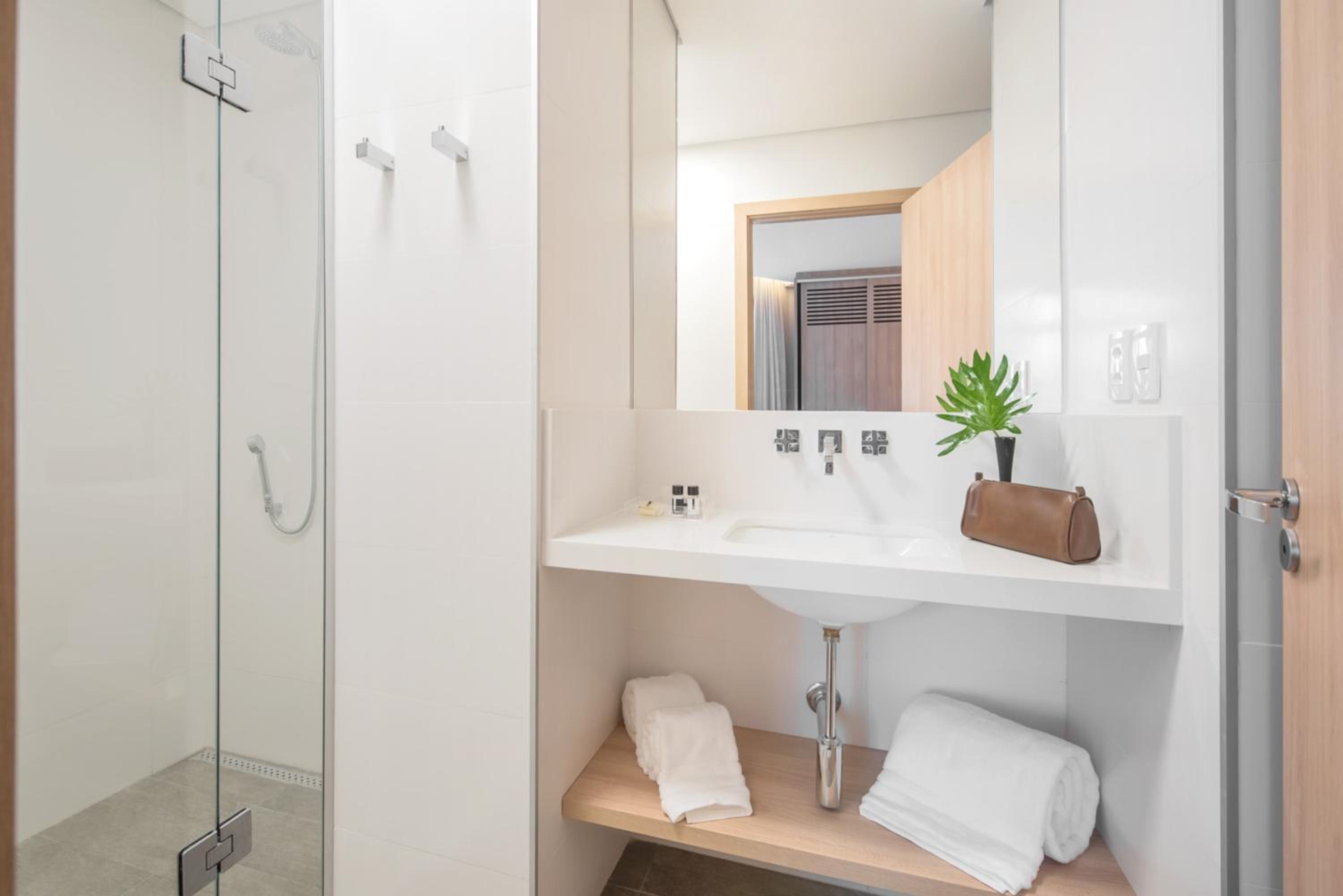Double Premium Suite - 1 King-Size Bed - Photo 5