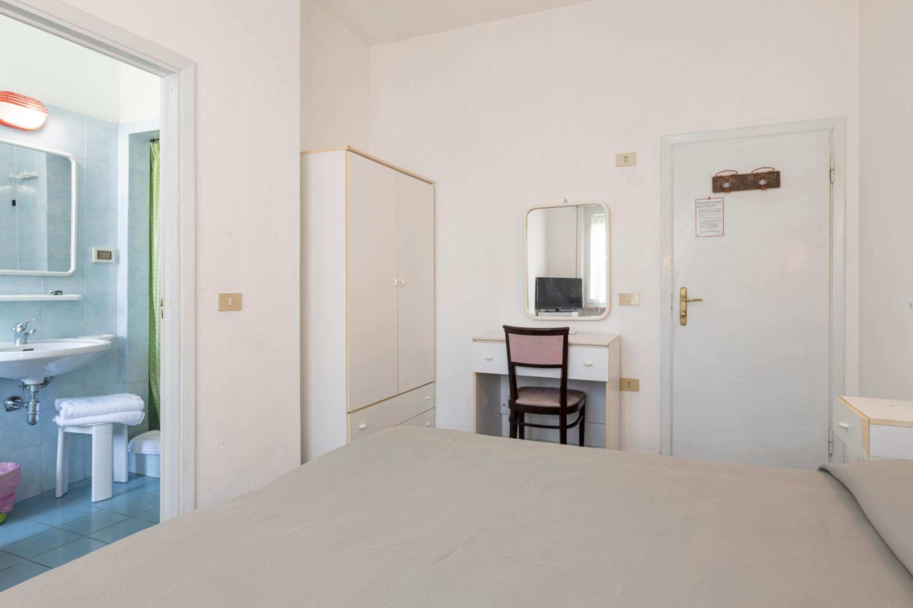 Standard Double Room - Photo 1