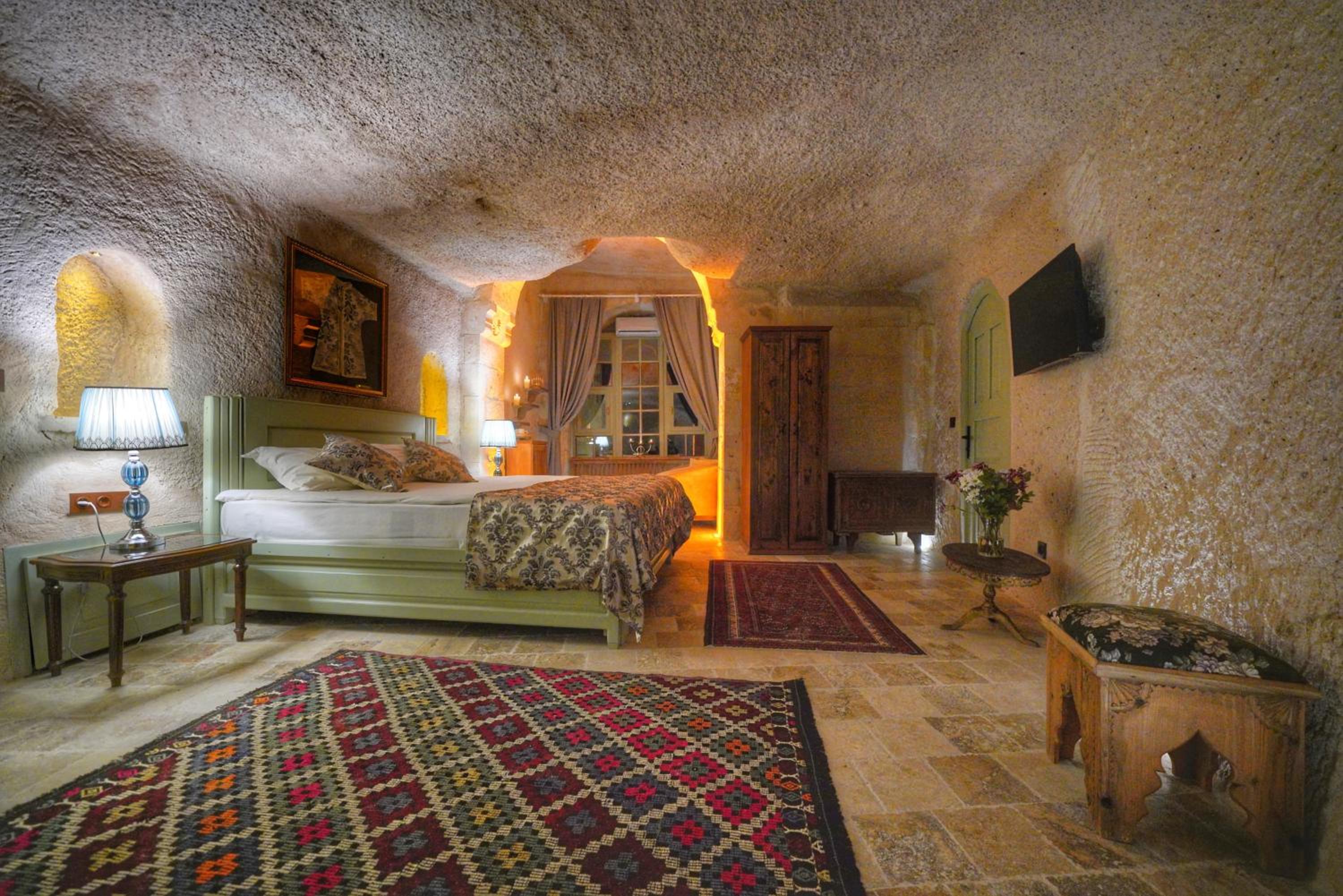 Sultan Cave Suite photo 3