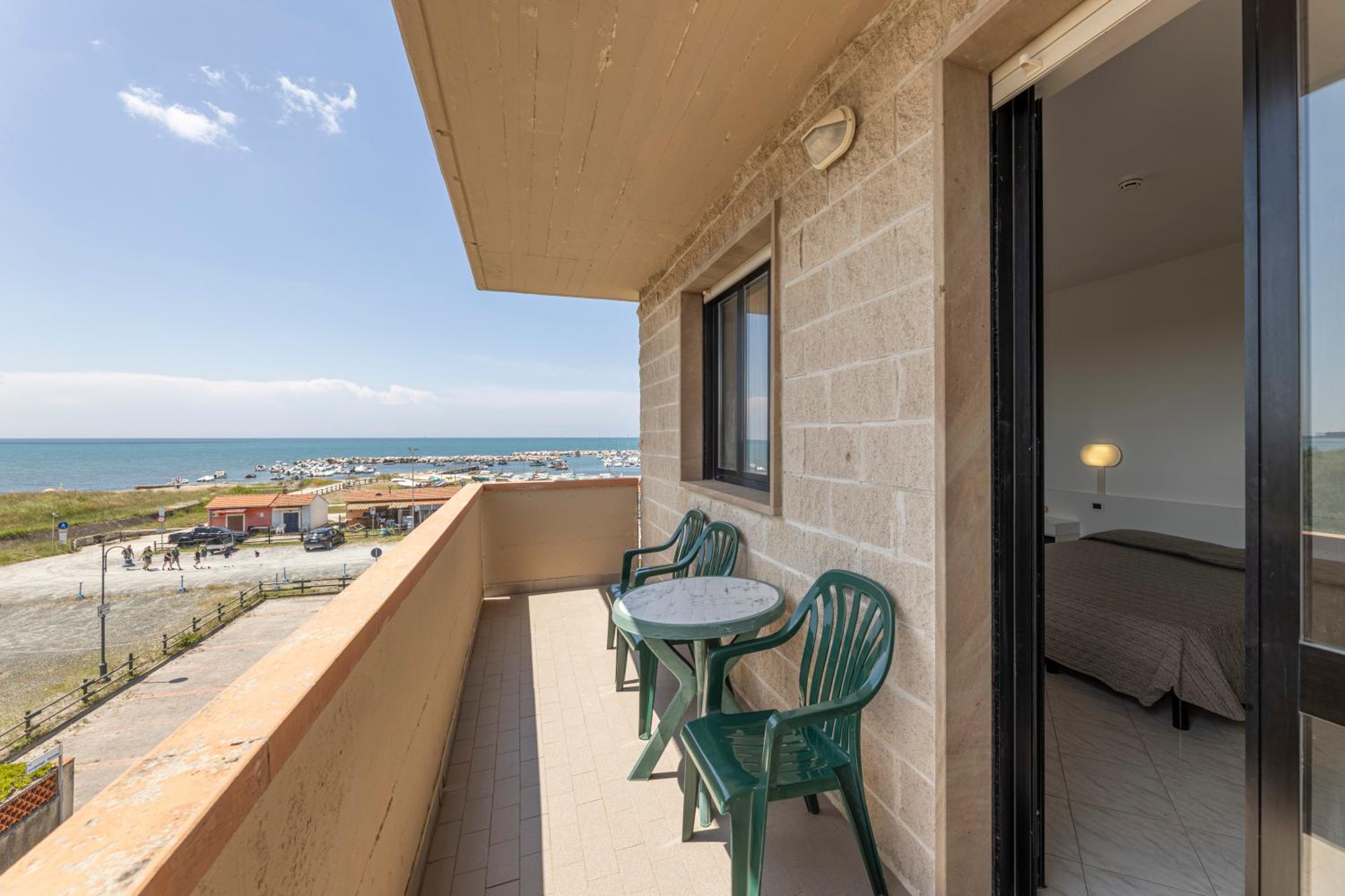 Double Room with Sea View - Photo 12