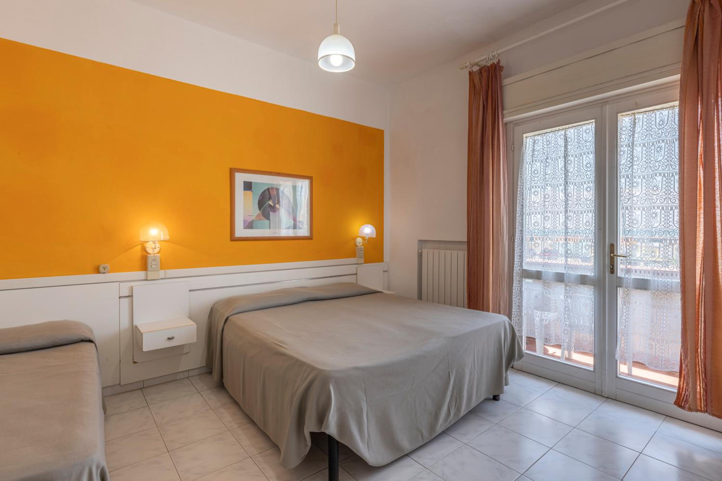 Triple Room with Balcony - Photo 3