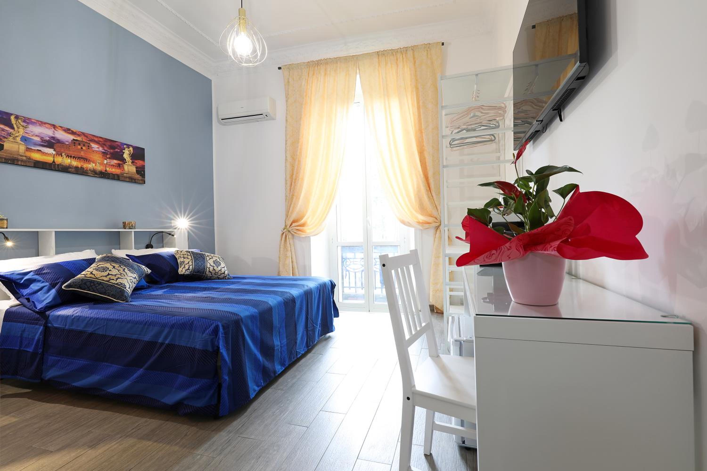Deluxe Double Room with Balcony photo 1