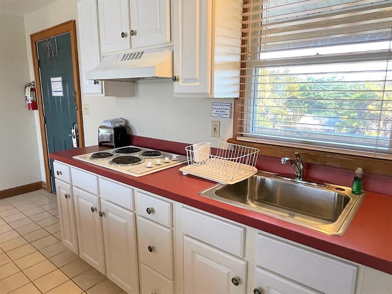 Two-Bedroom Suite - Photo 7