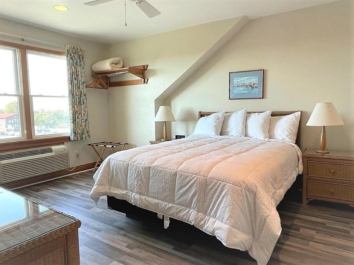 Two-Bedroom Suite - Photo 3