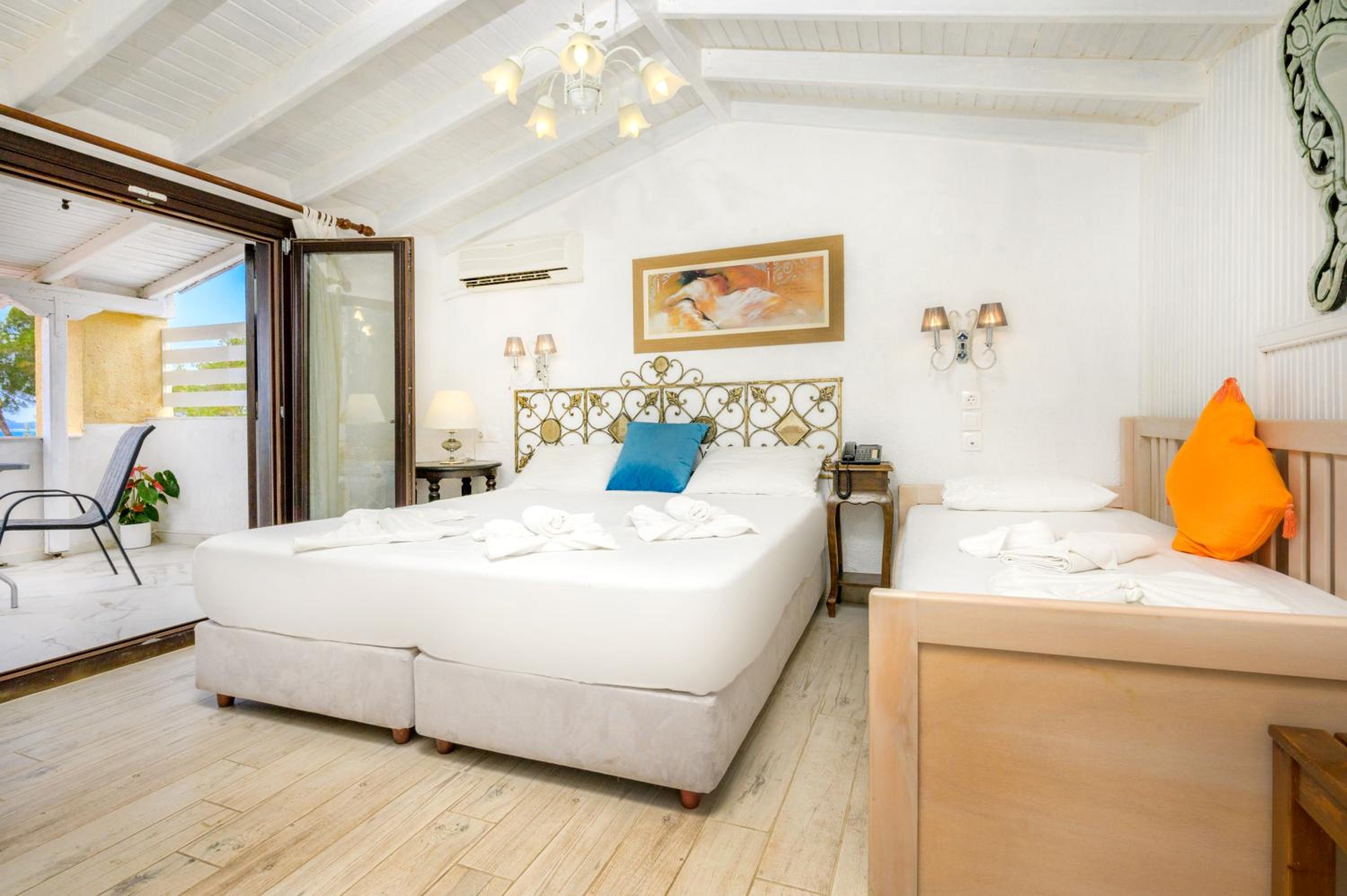 Deluxe Triple Room with Sea View photo 1
