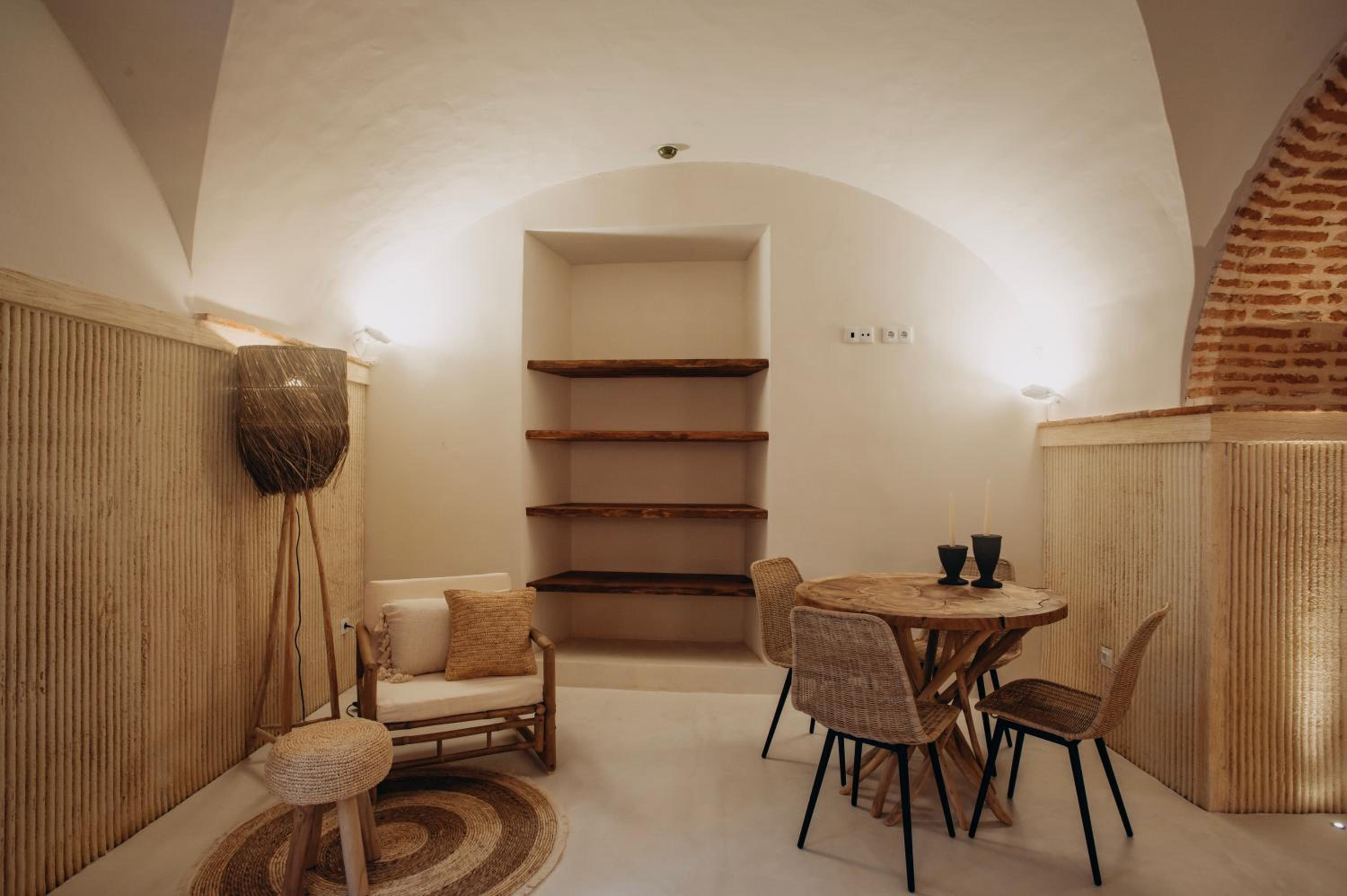Premium Suite - Photo 8