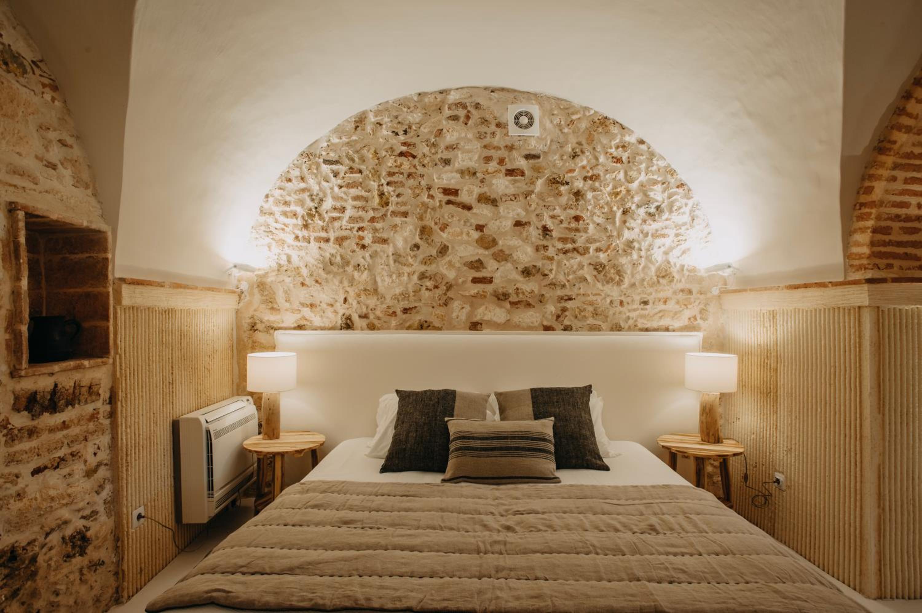 Premium Suite - Photo 17