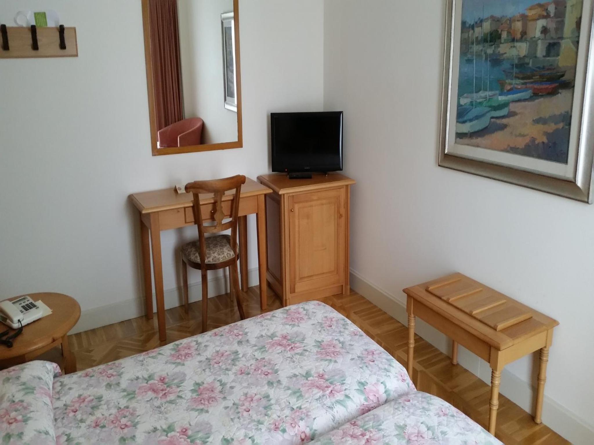 Classic Double Room - Photo 2
