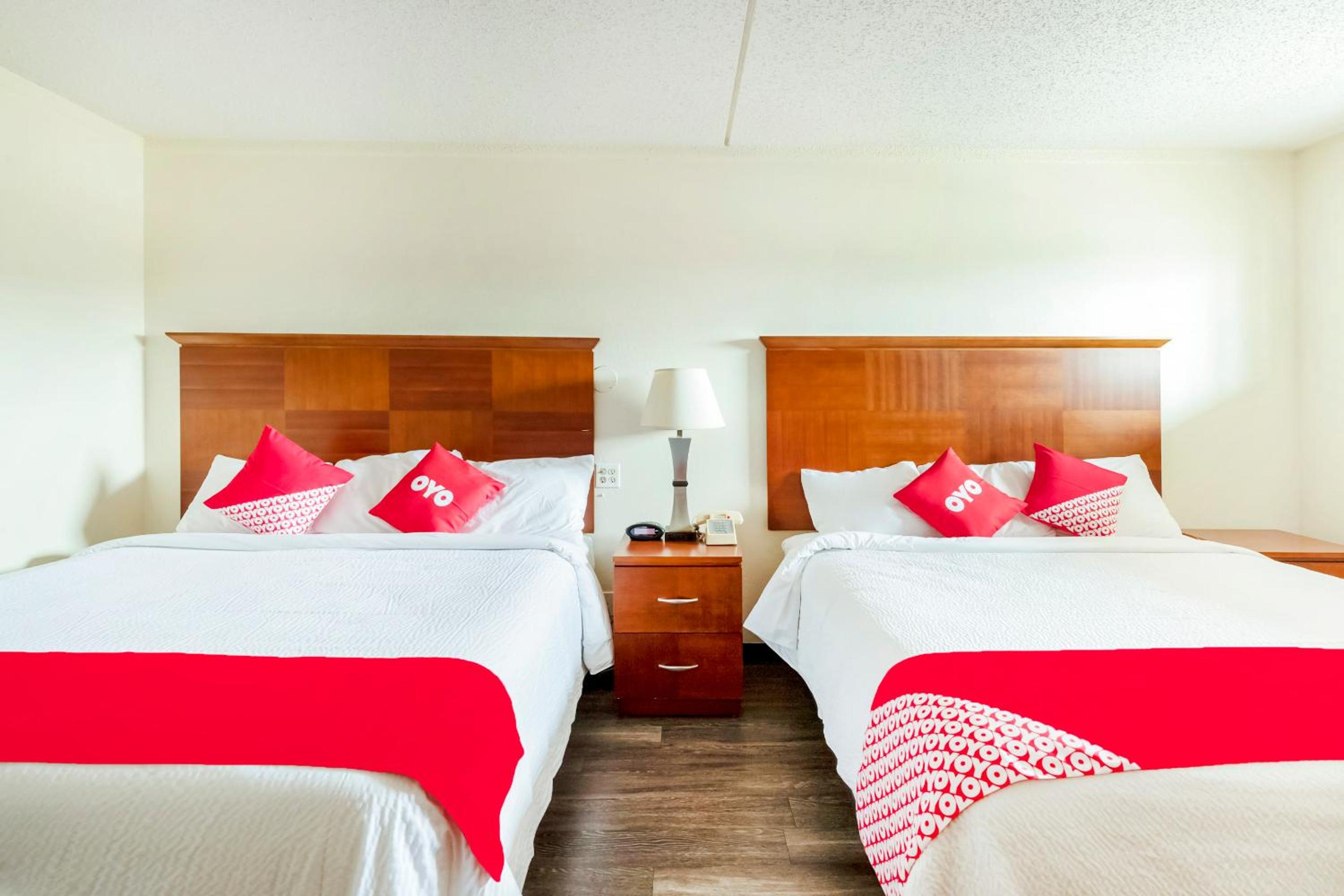 King Room with Two King Beds - Photo 6