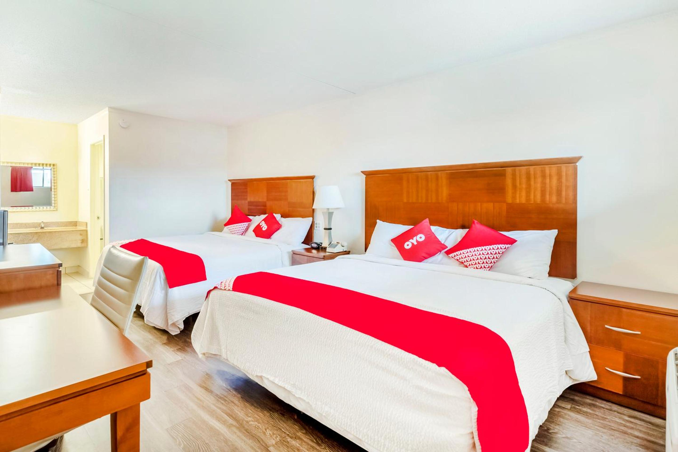 King Room with Two King Beds - Photo 1