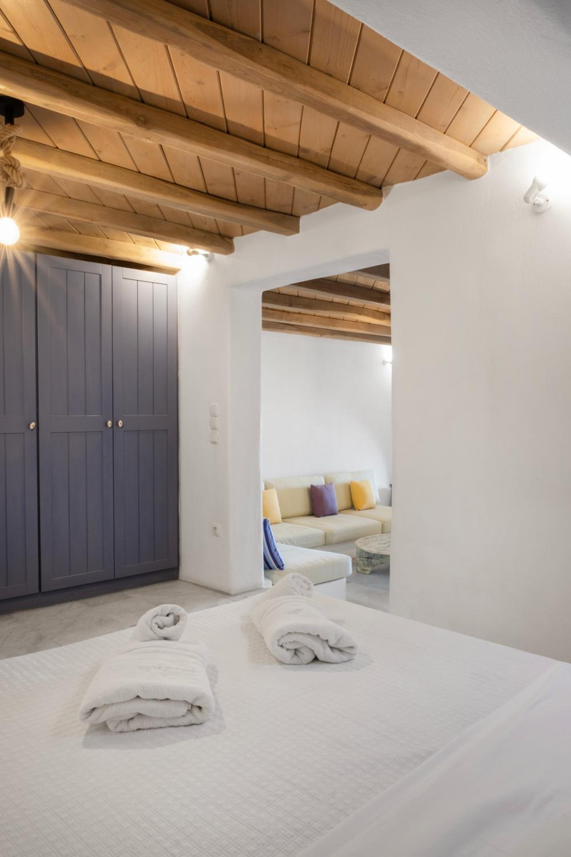 Superior Suite with Garden and Sea view photo 3