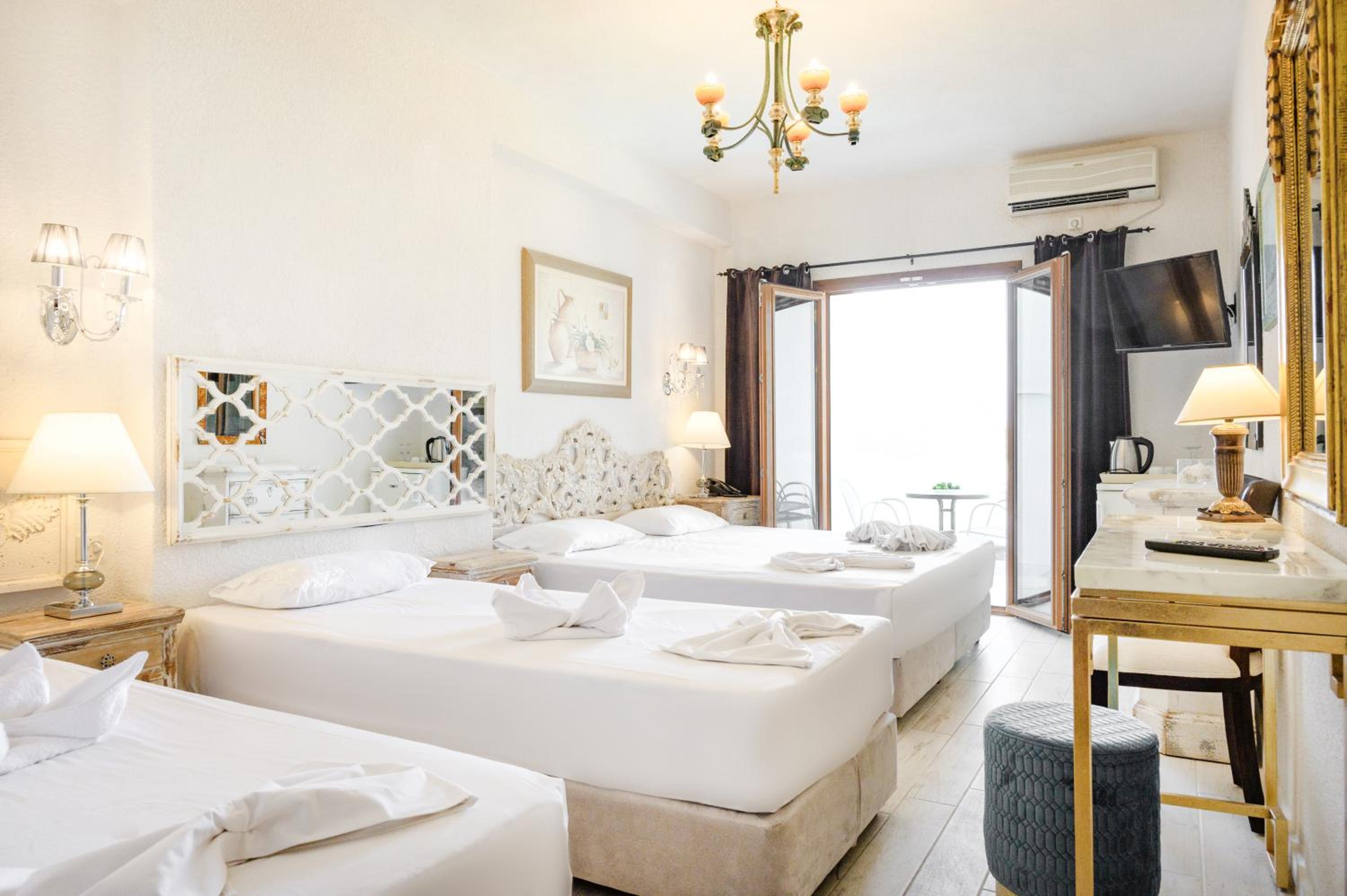 Superior Quadruple Room photo 2