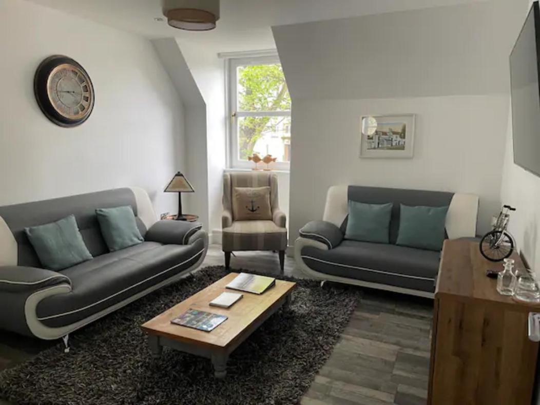 Three-Bedroom Apartment photo 1