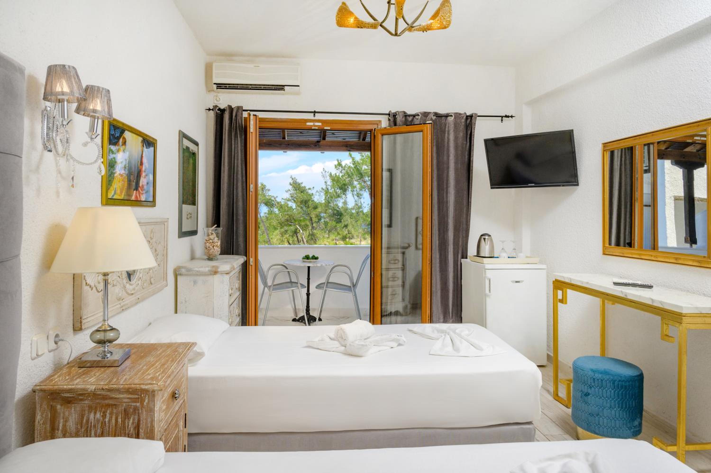 Superior Quadruple Room photo 3