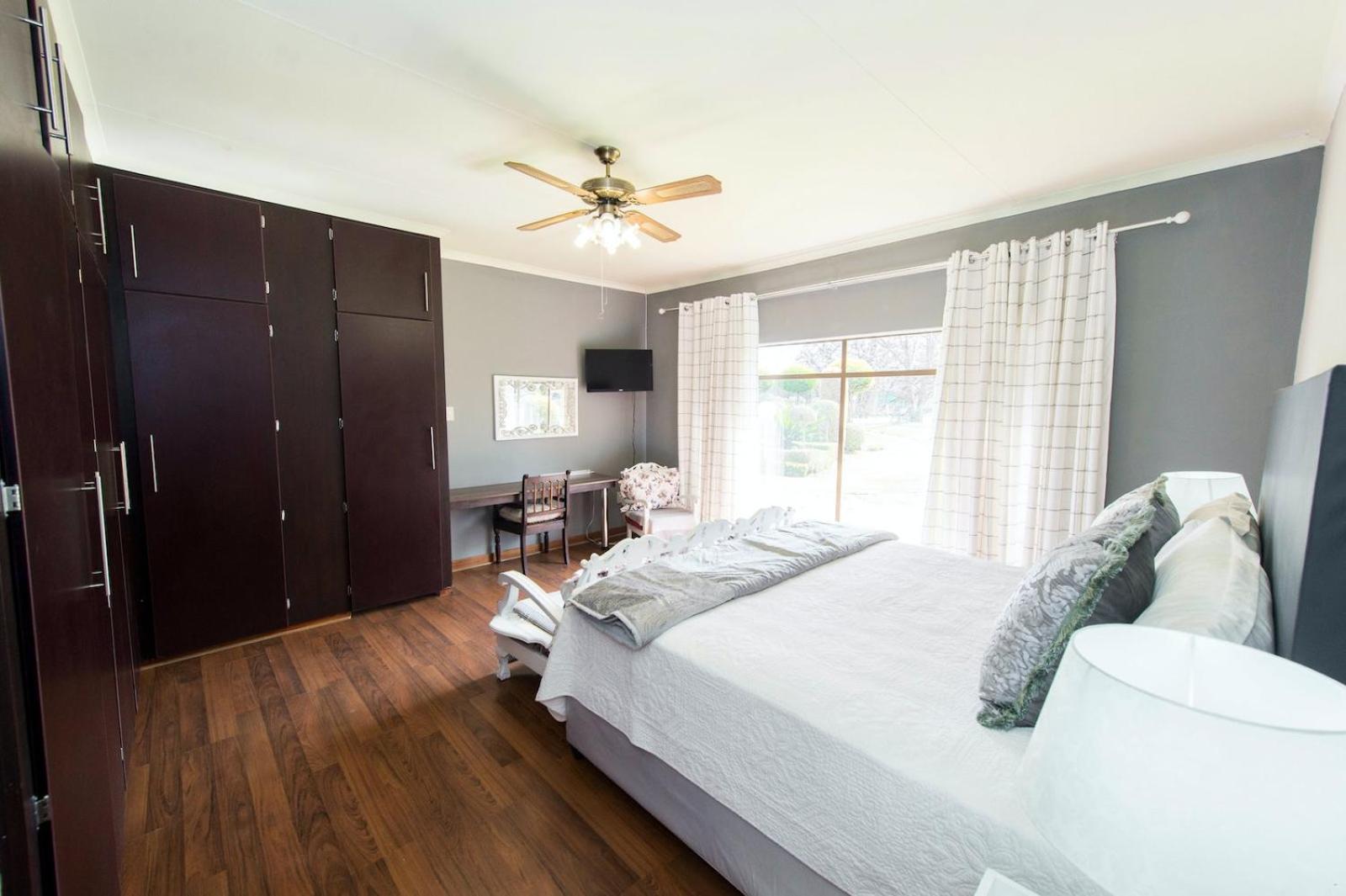 Luxury King Room photo 1