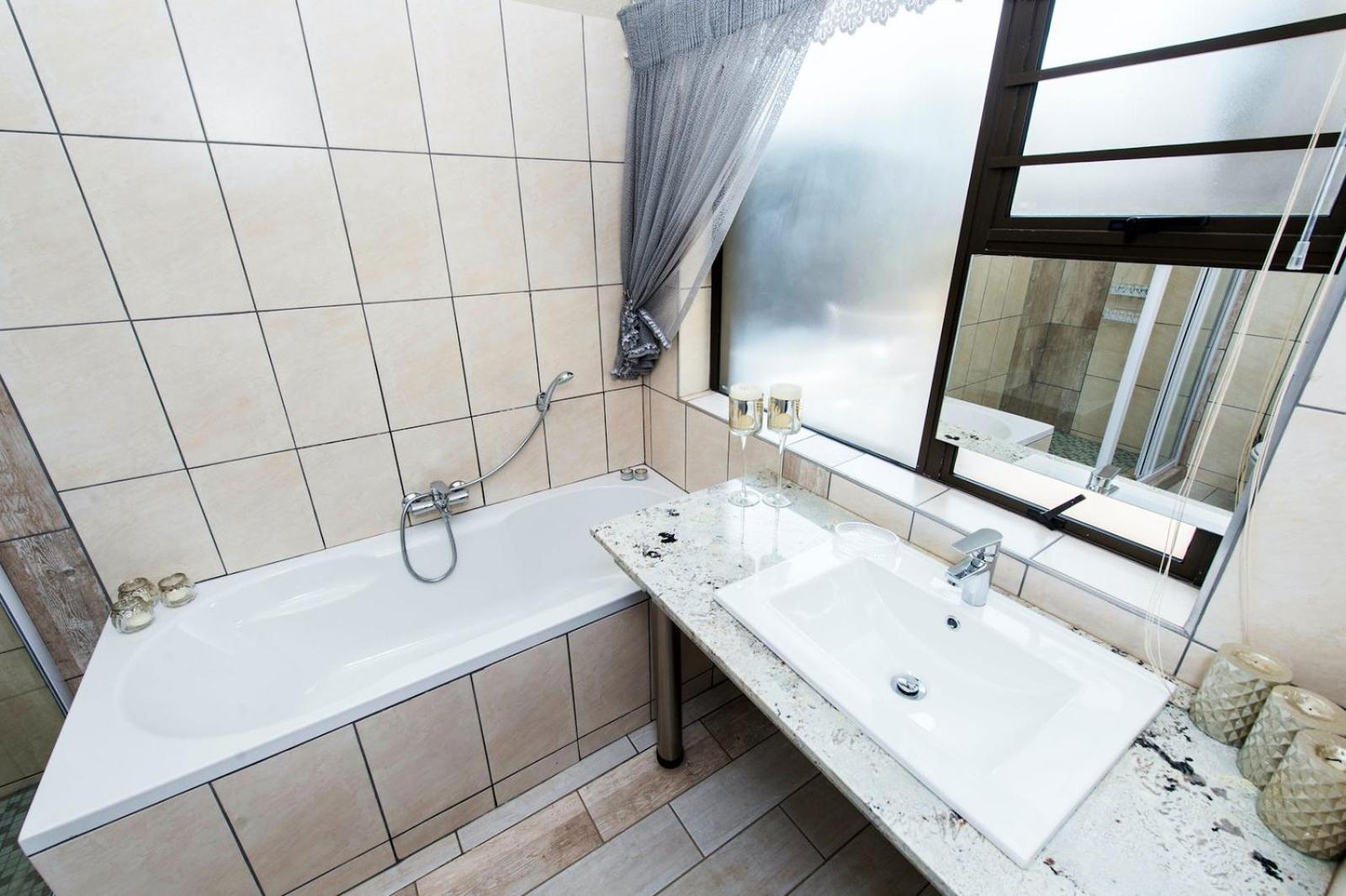 King Suite photo 3