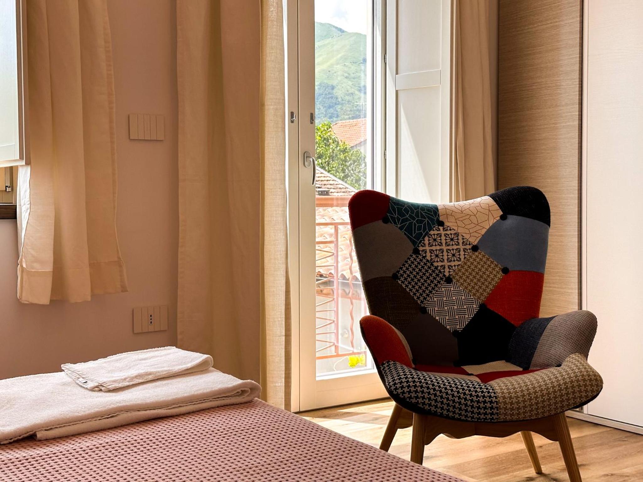 Deluxe Room - Photo 16