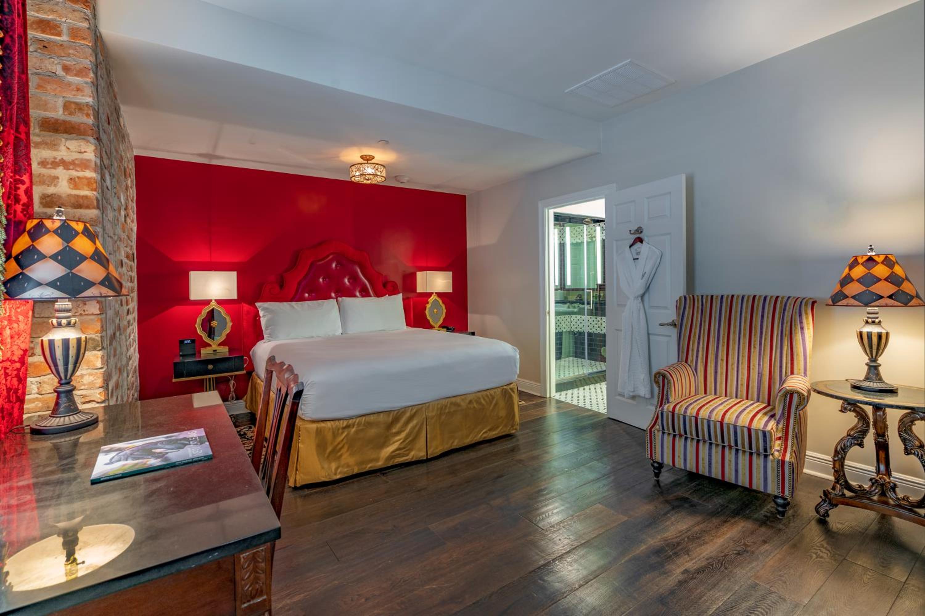 Superior King Room - Photo 1