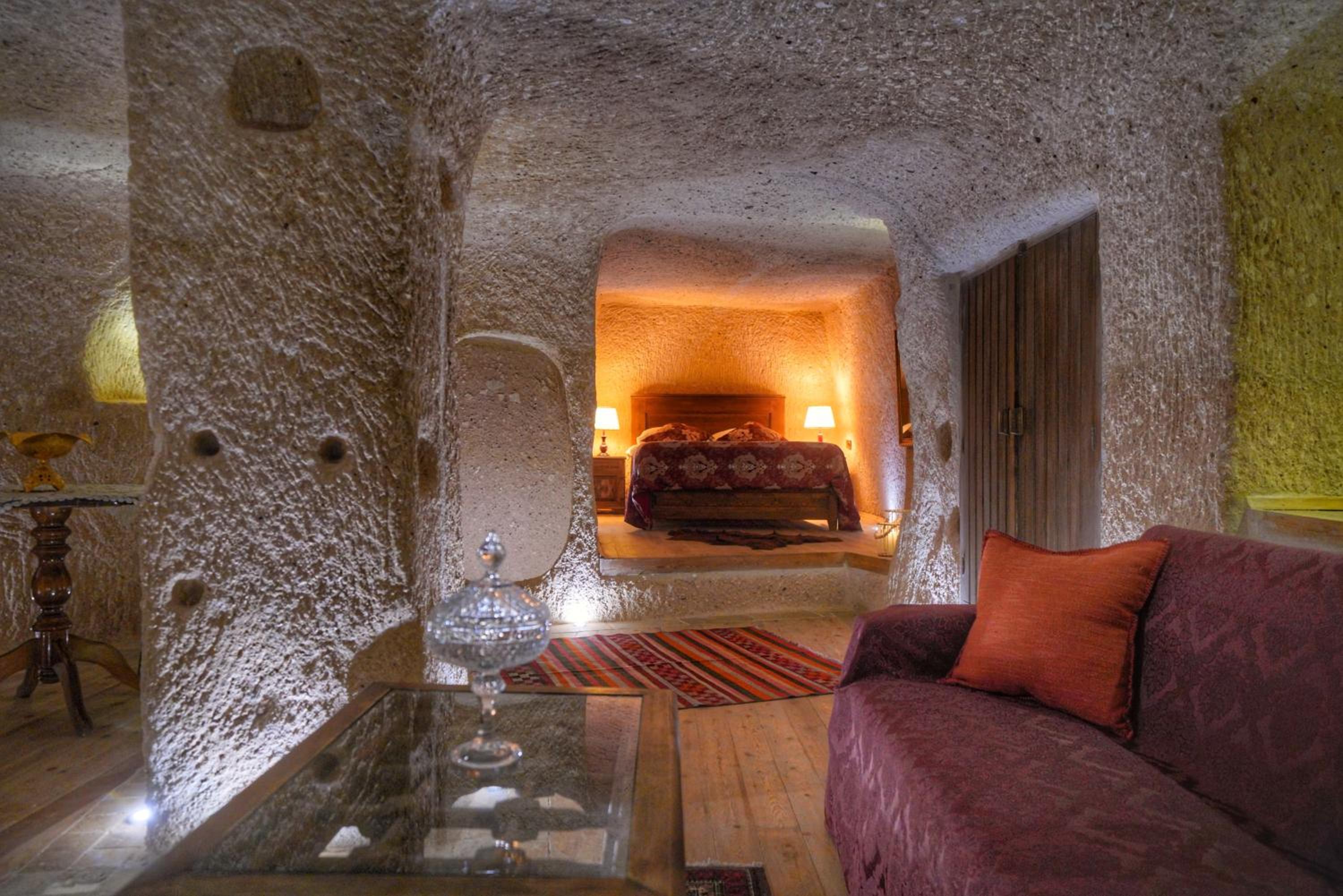 Antique Cave Suite photo 1