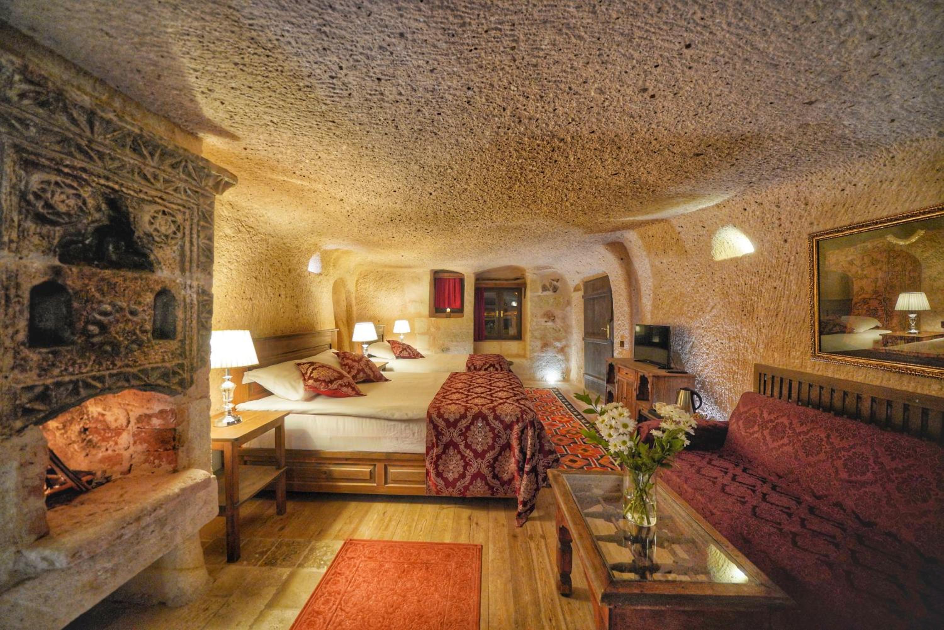 Divan Cave Suite photo 3