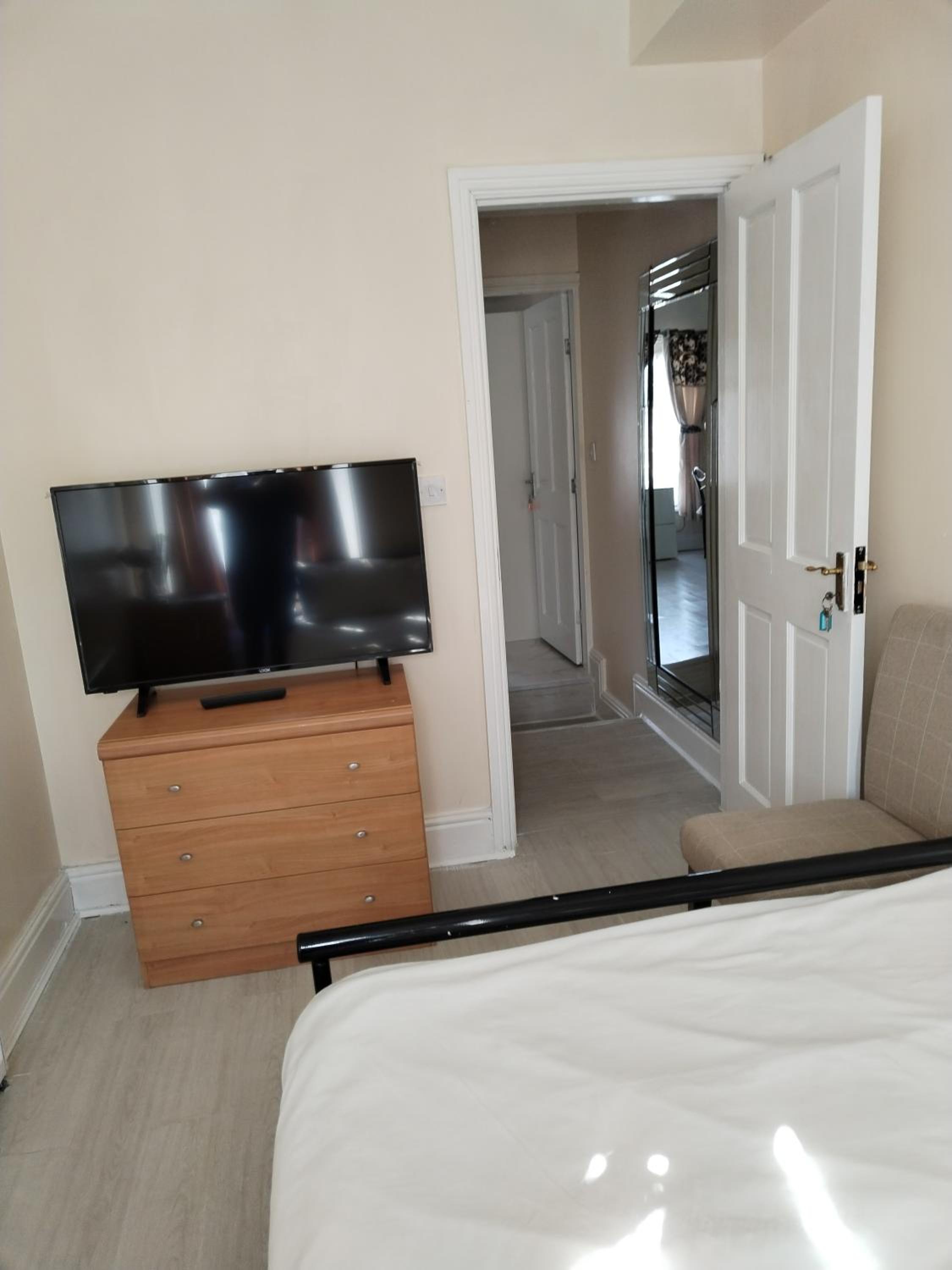 Standard Double Room with Fan - Photo 3