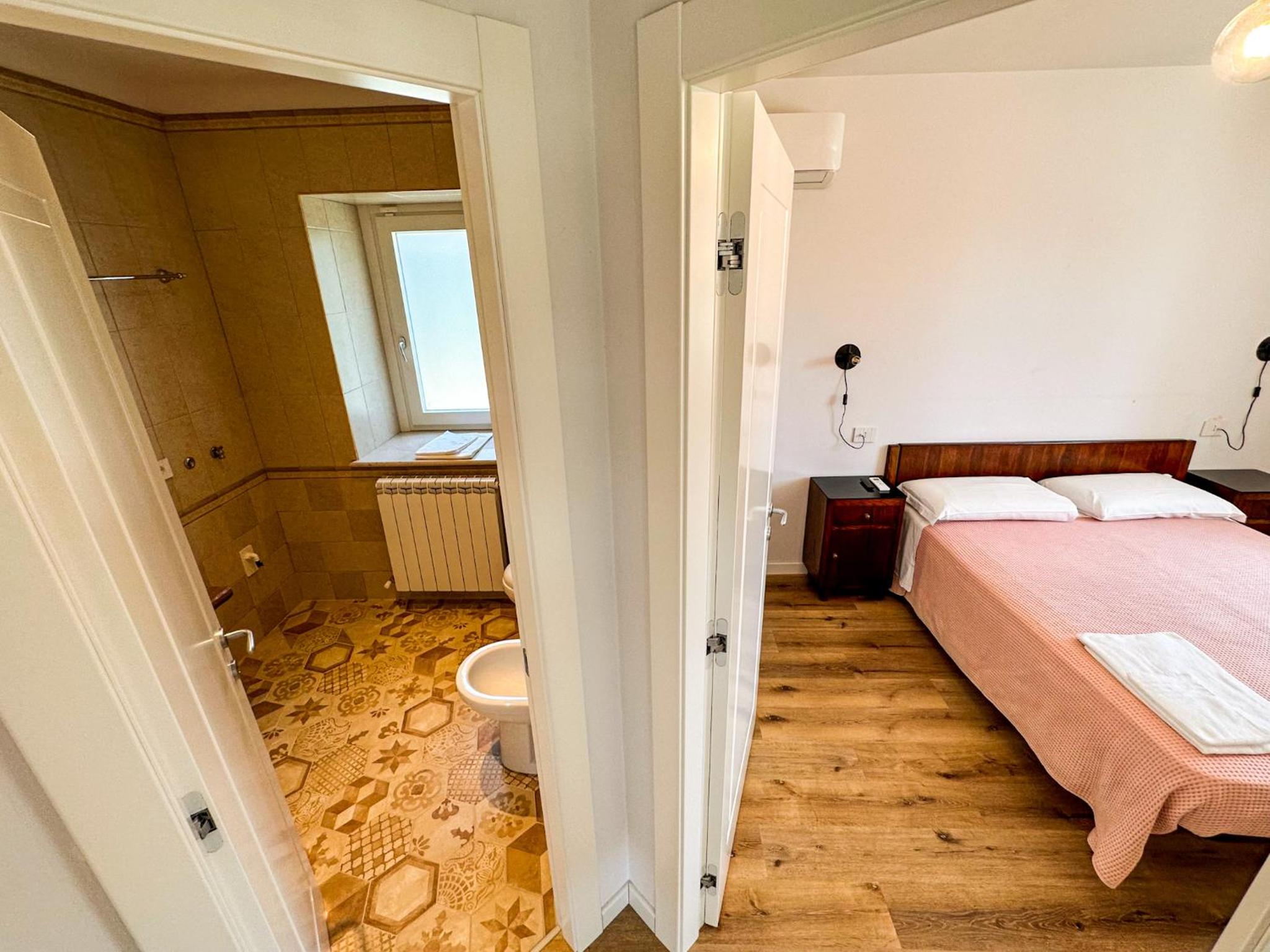 Standard Double Room - Photo 15