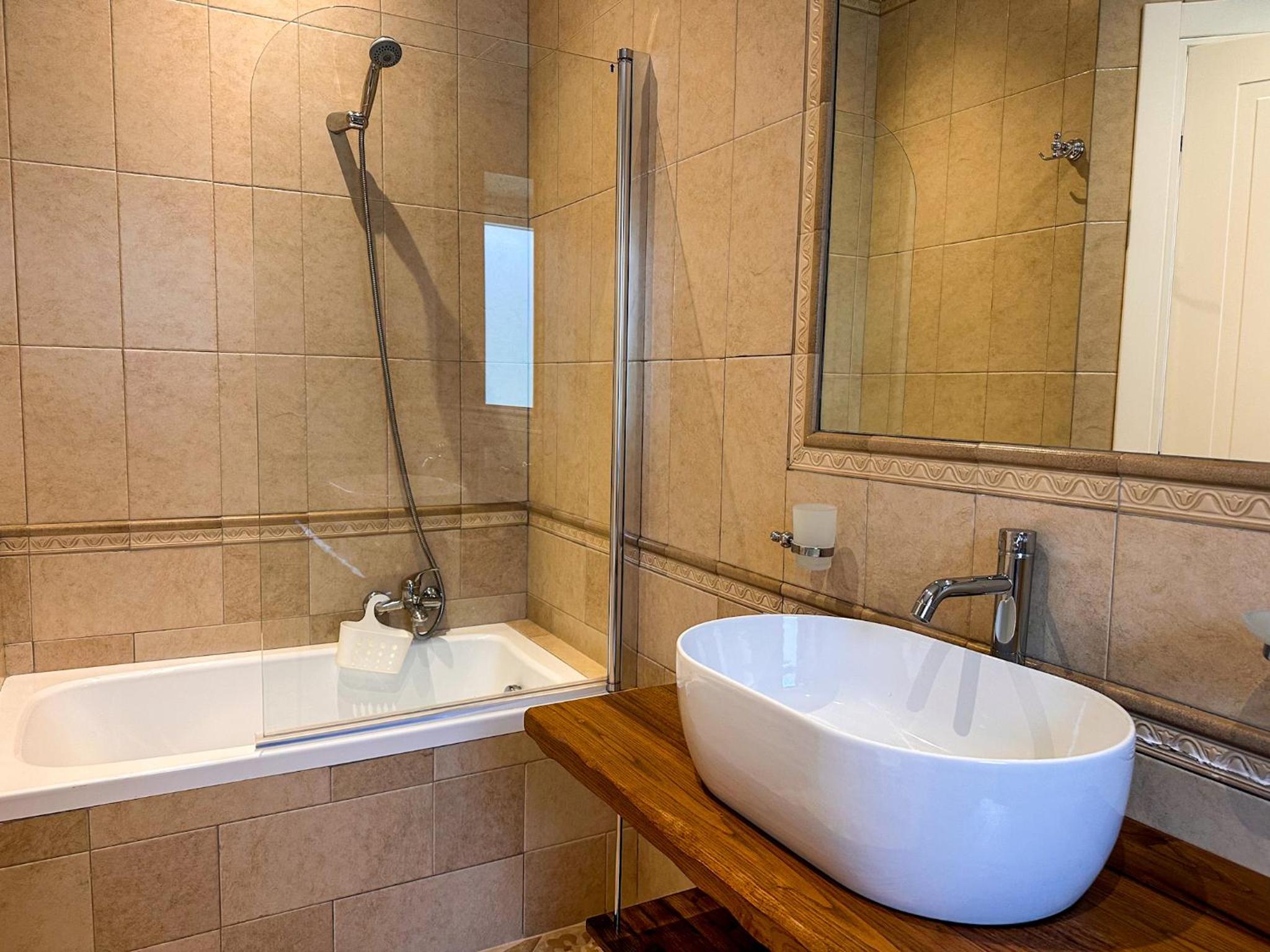 Standard Double Room - Photo 23