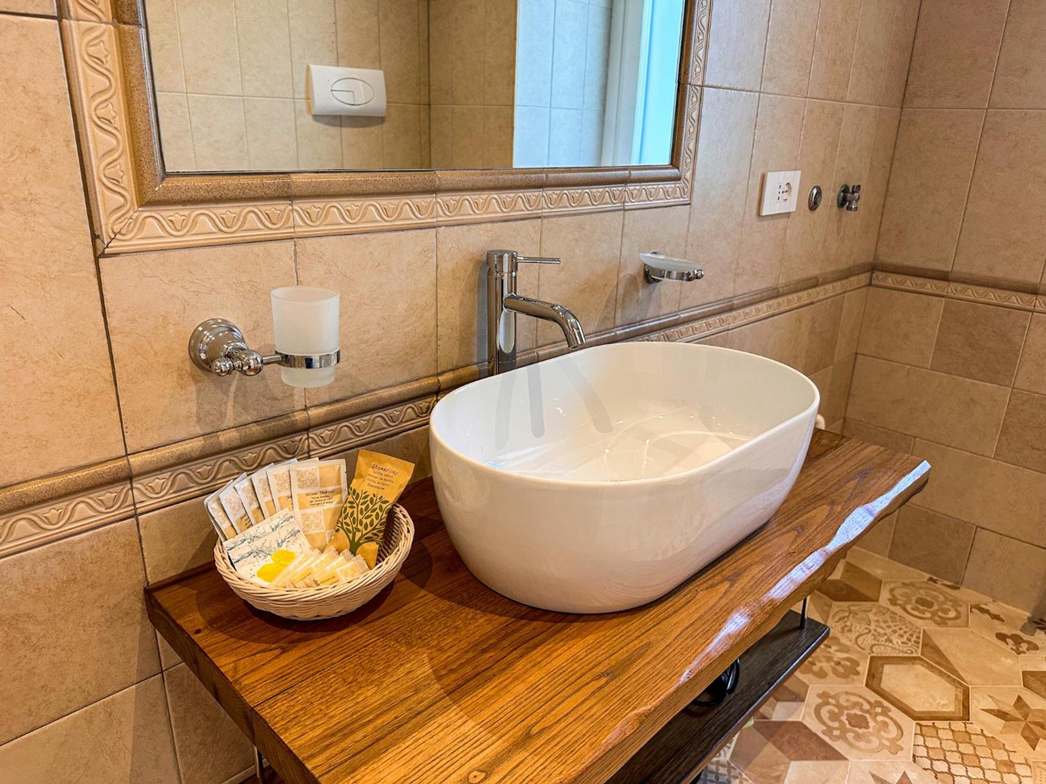 Standard Double Room - Photo 27