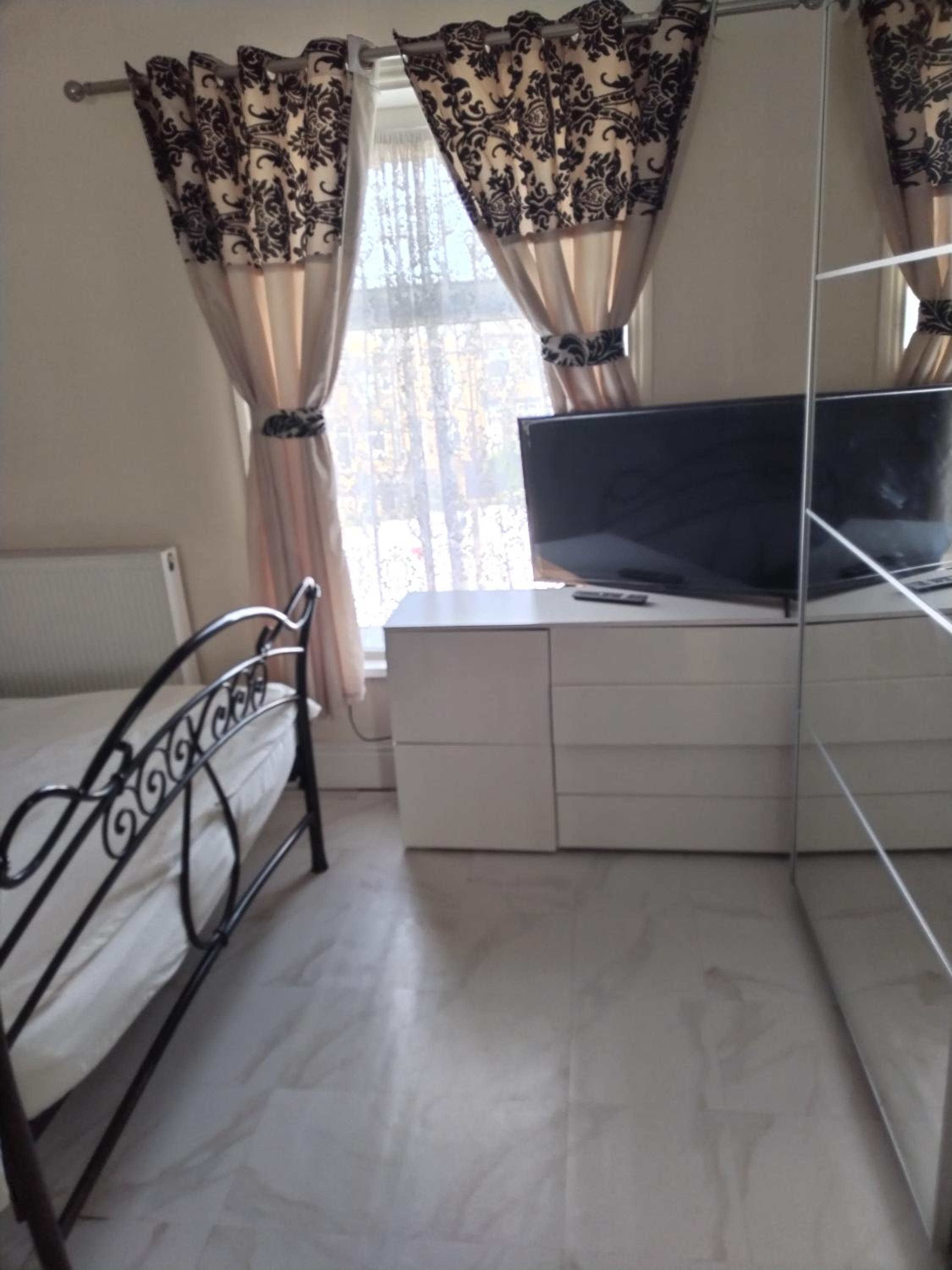 Standard Double Room with Fan - Photo 9