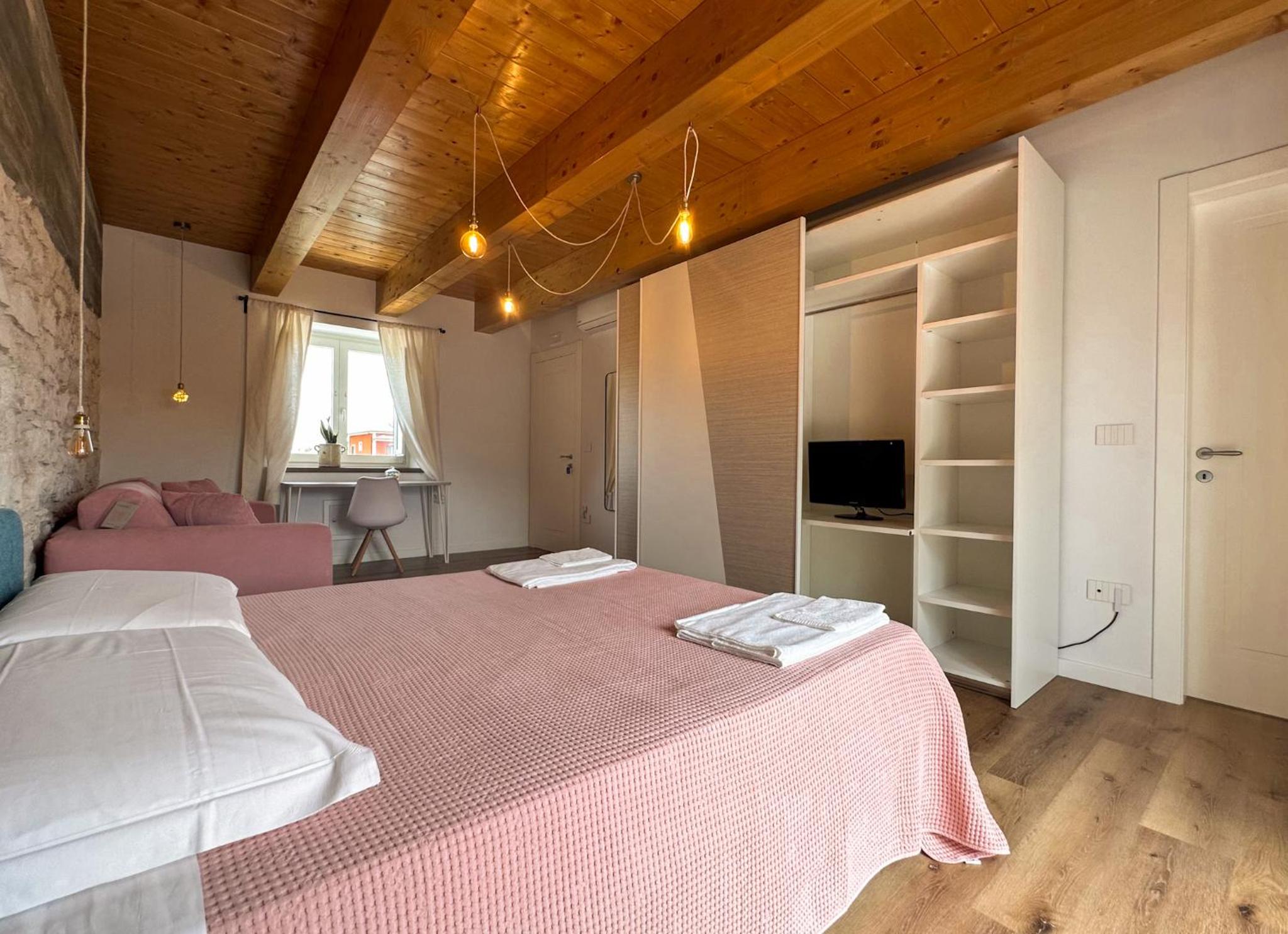 Superior Double Room - Photo 12