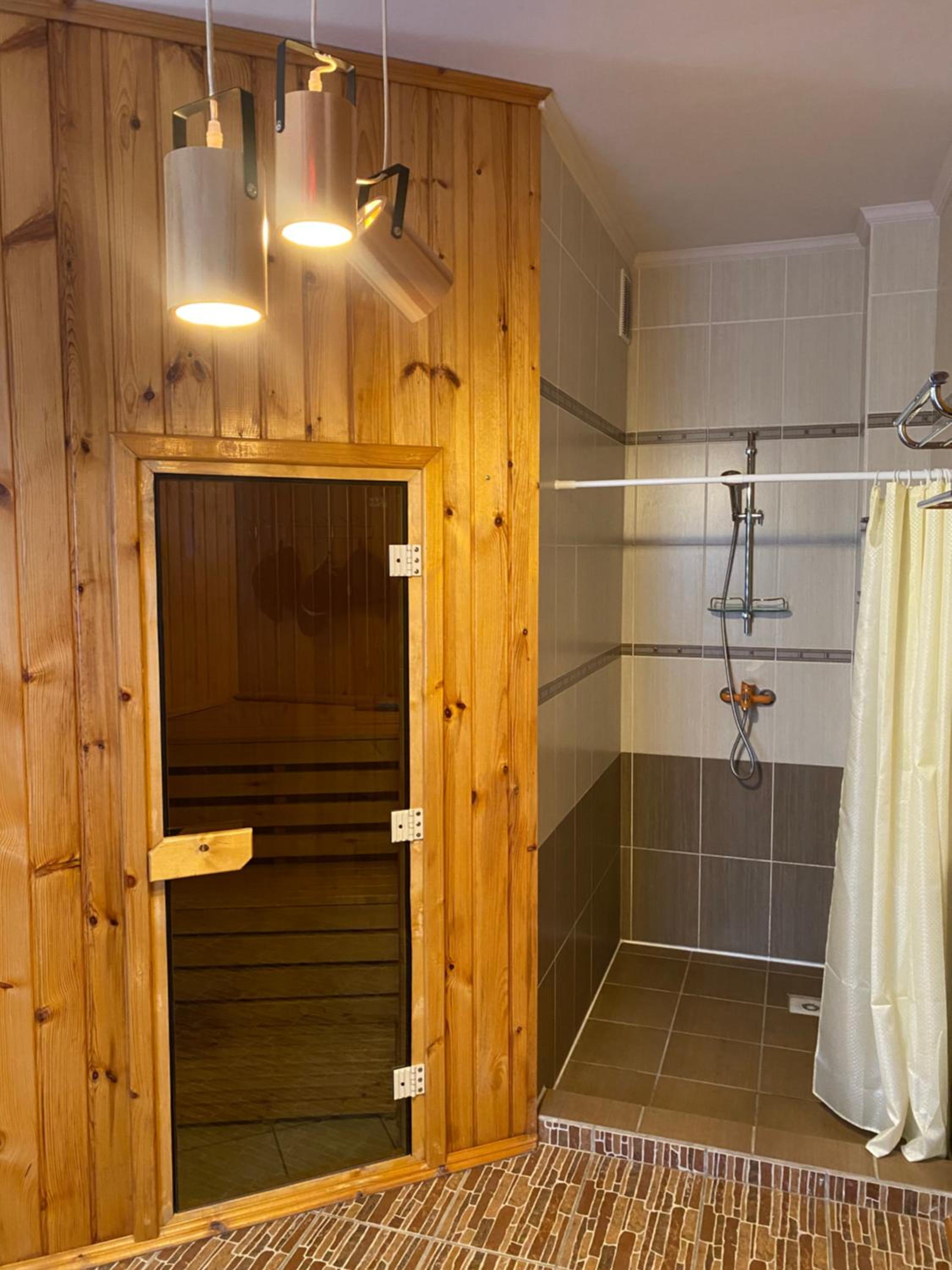 Four-Bedroom House photo 3