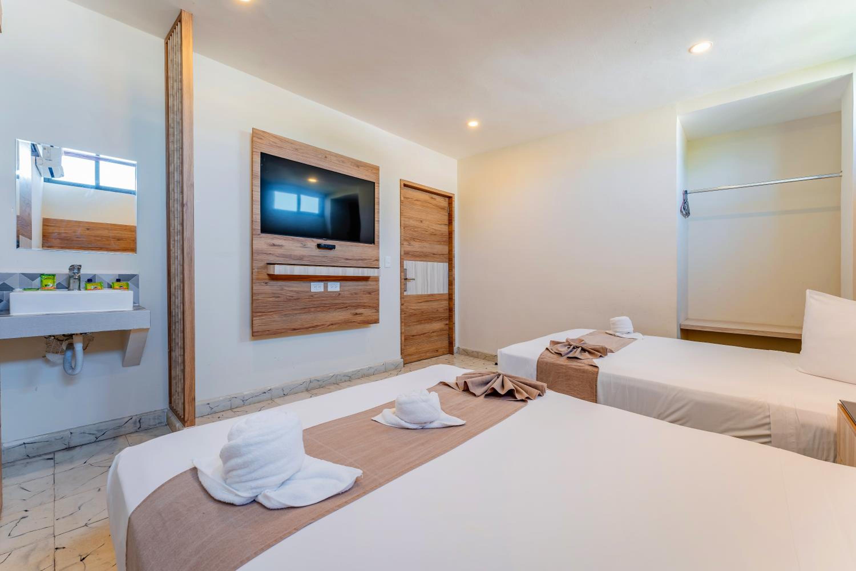 Deluxe Double Room - Photo 1