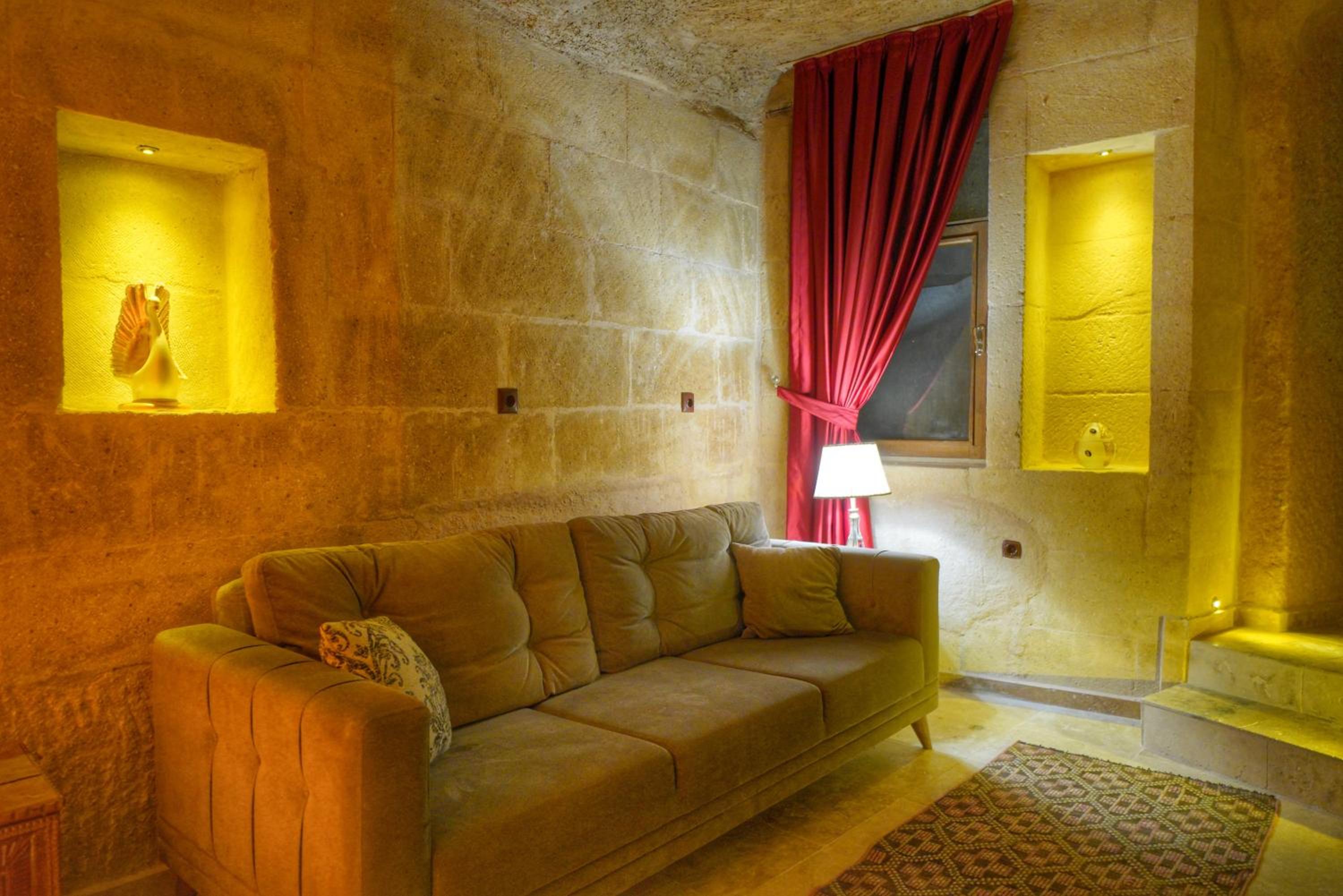 Family Cave Suite photo 3
