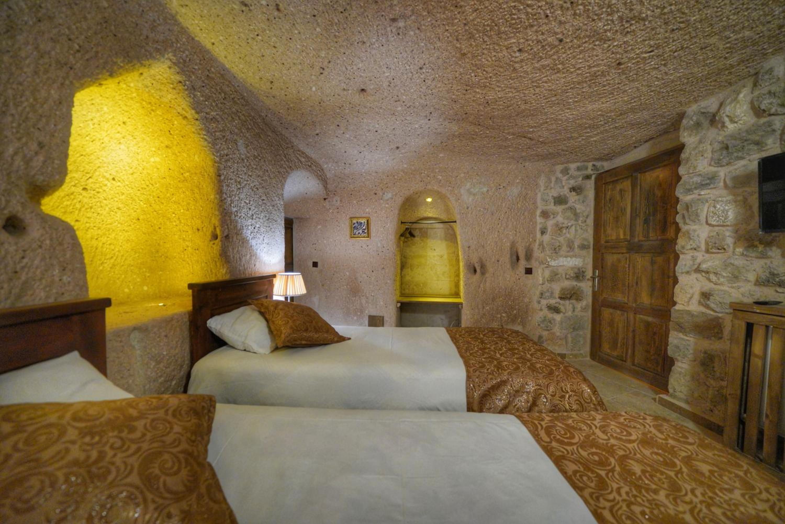 Family Cave Suite photo 2