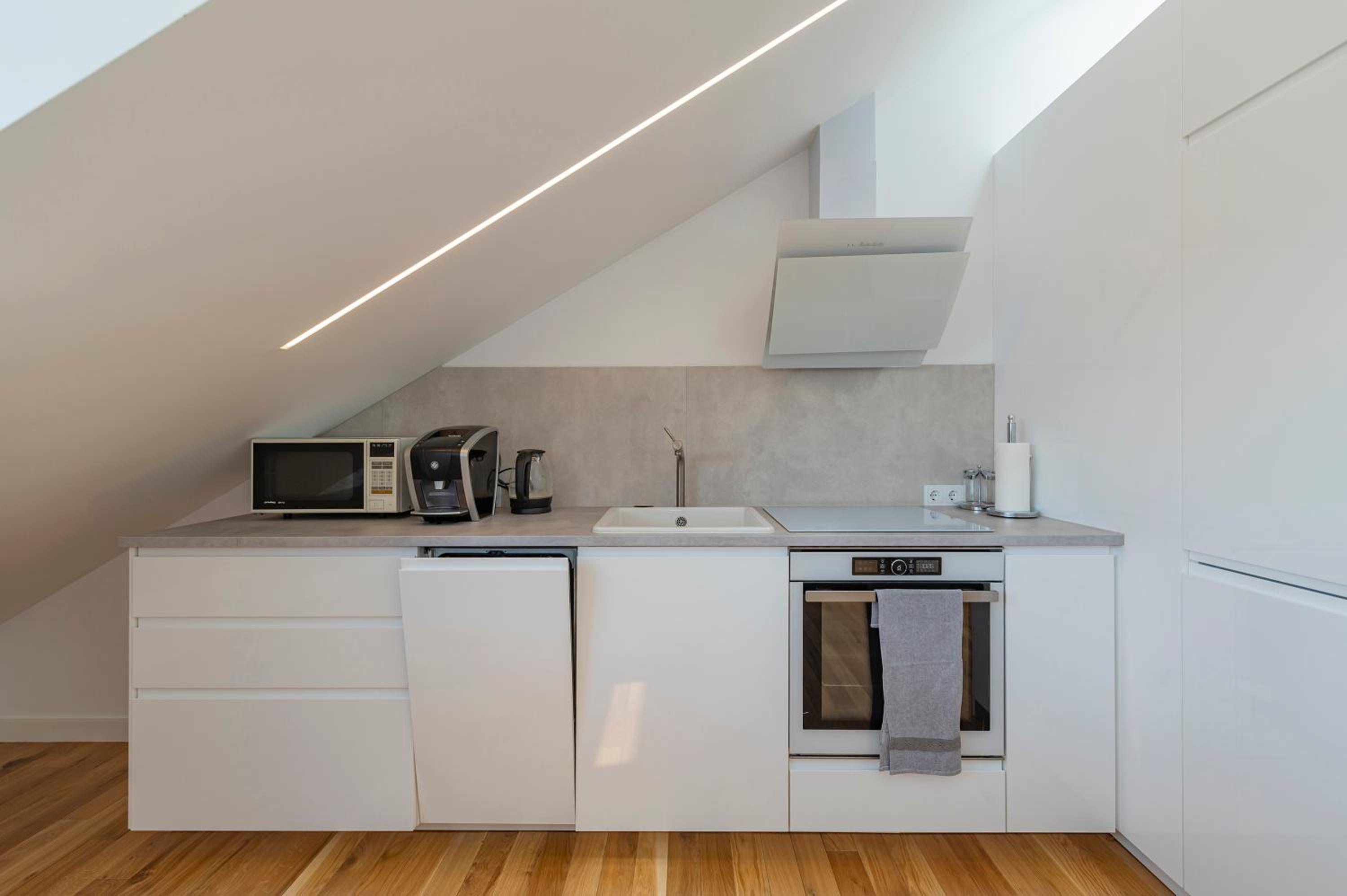 One-Bedroom Apartment - Photo 9