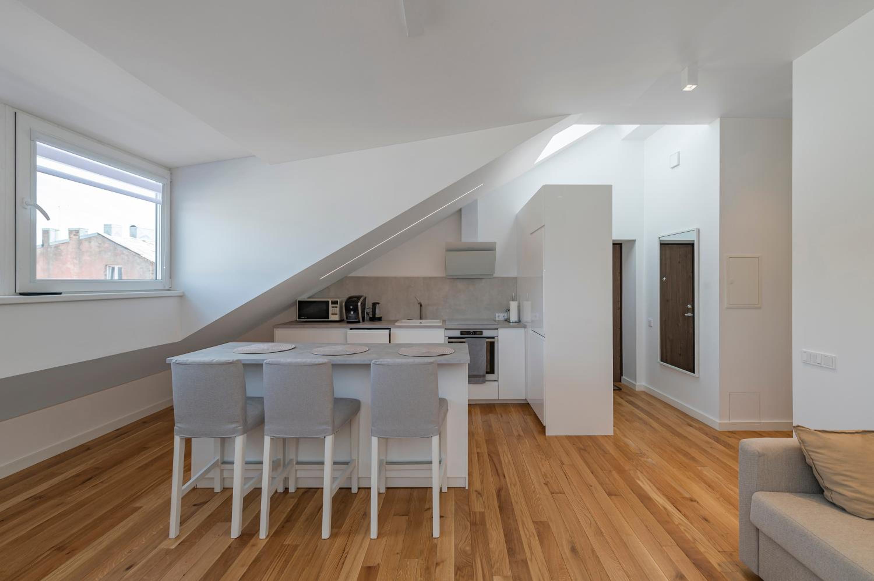 One-Bedroom Apartment - Photo 1