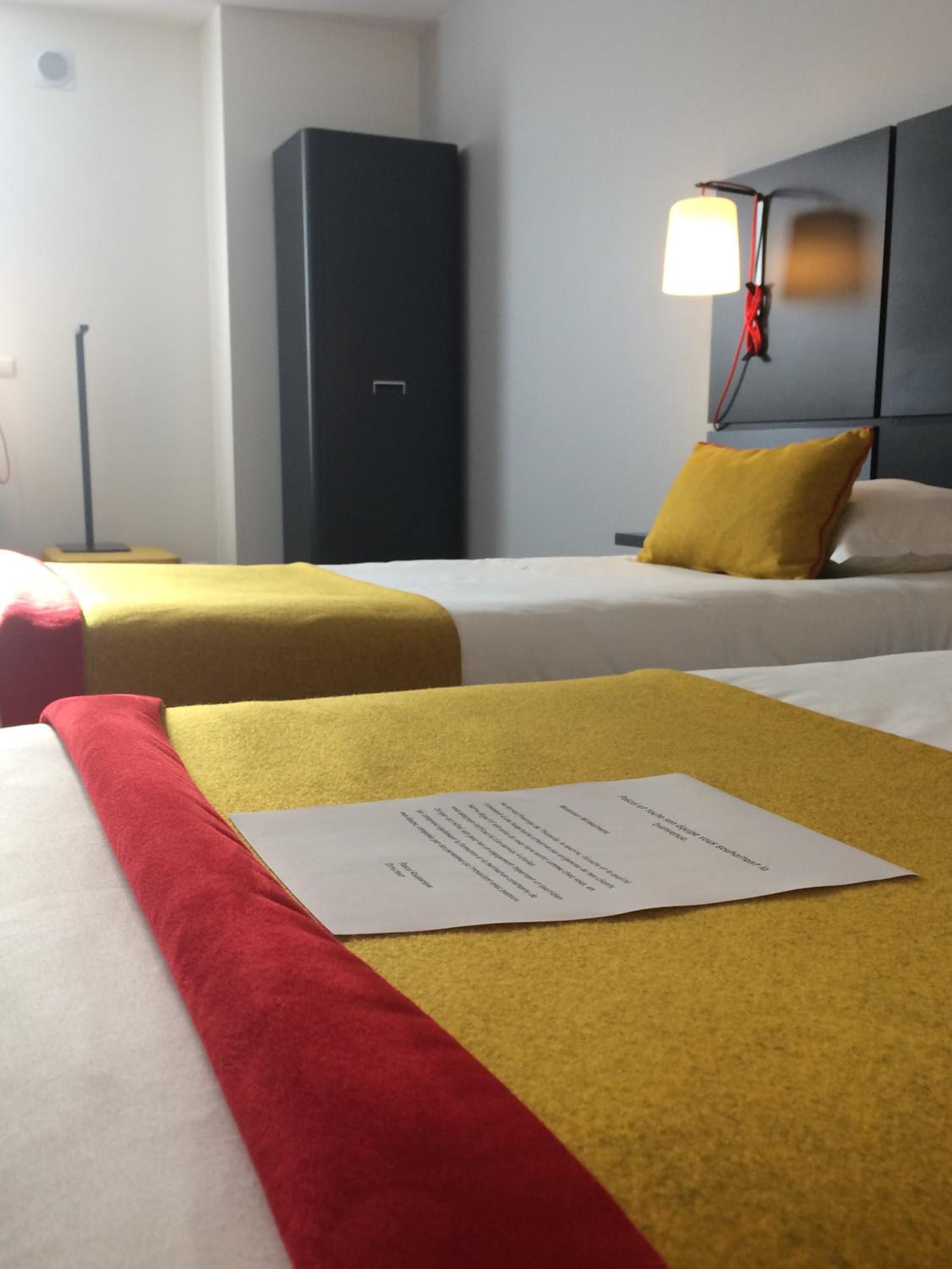 Standard Twin Room - Photo 5