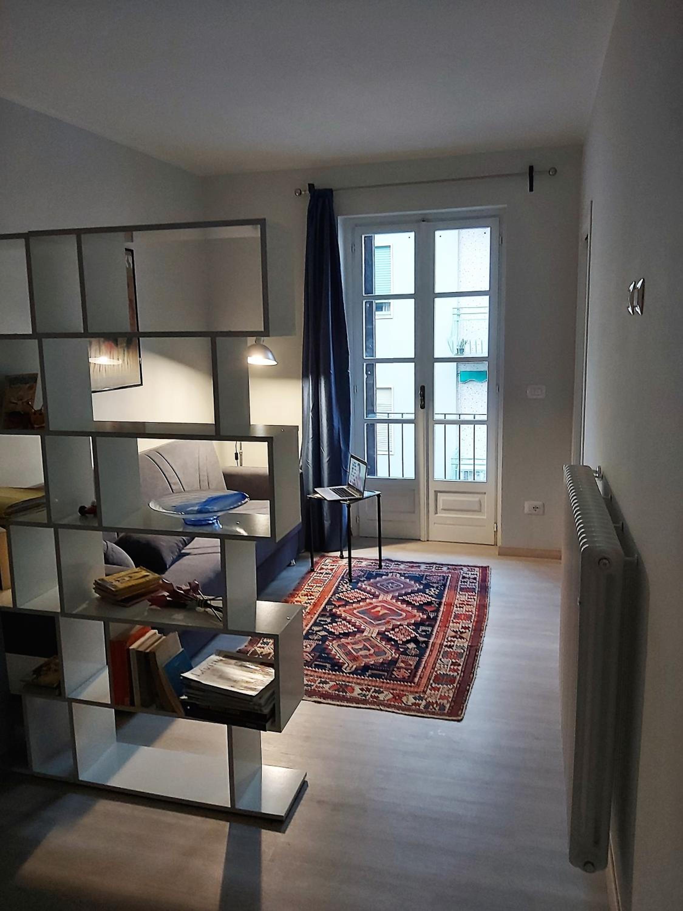 One-Bedroom Apartment photo 2