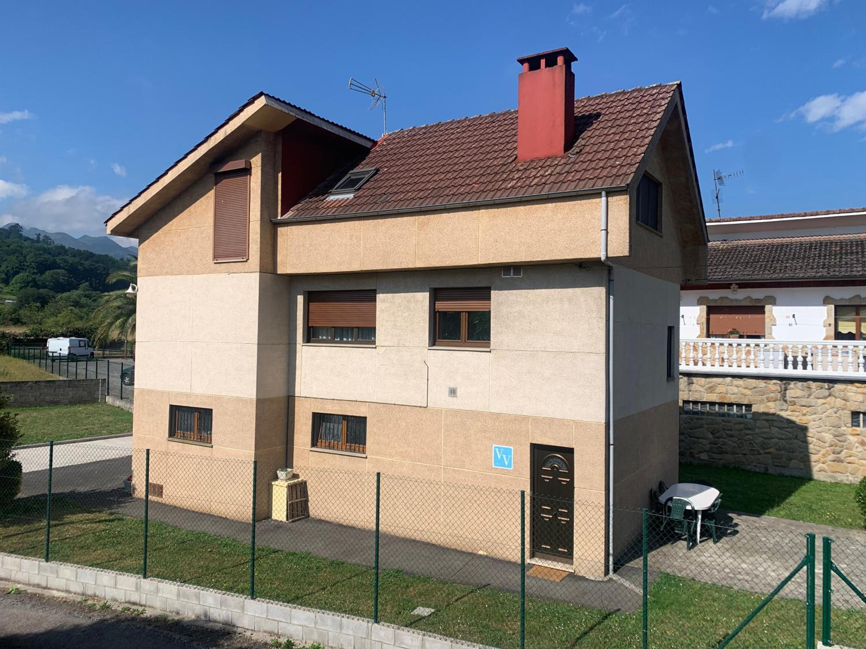 Four-Bedroom House photo 3