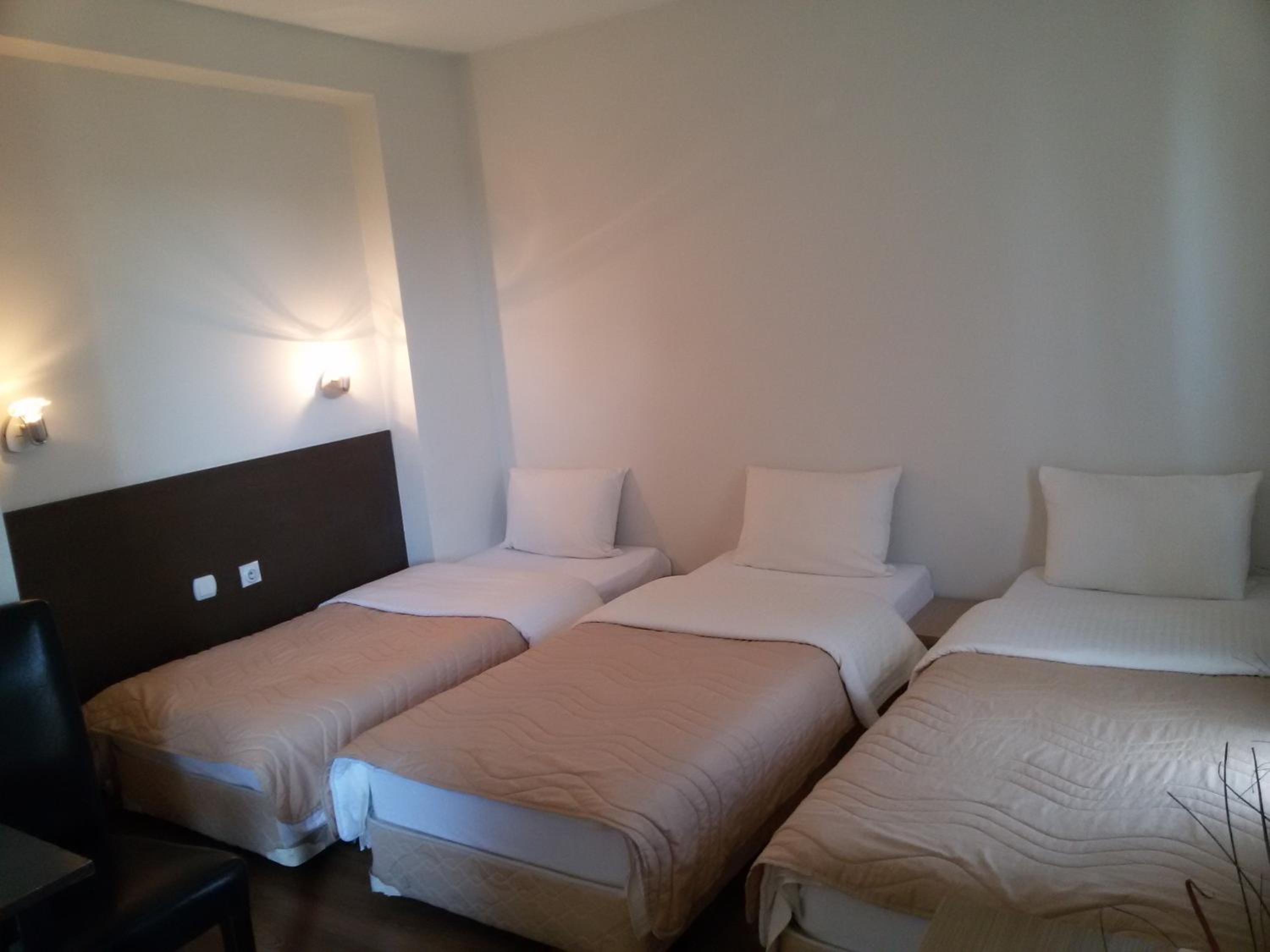 Quadruple Room - Photo 37