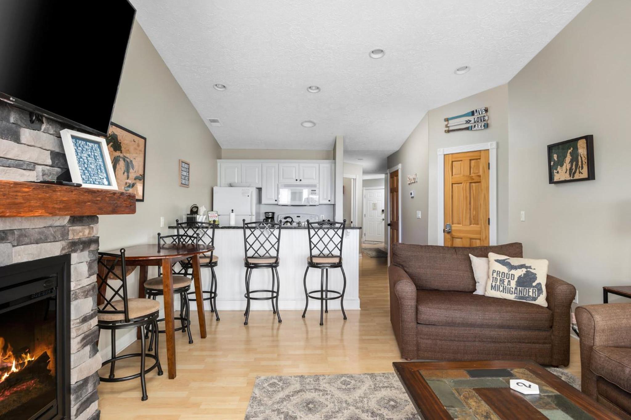 Family Room photo 1
