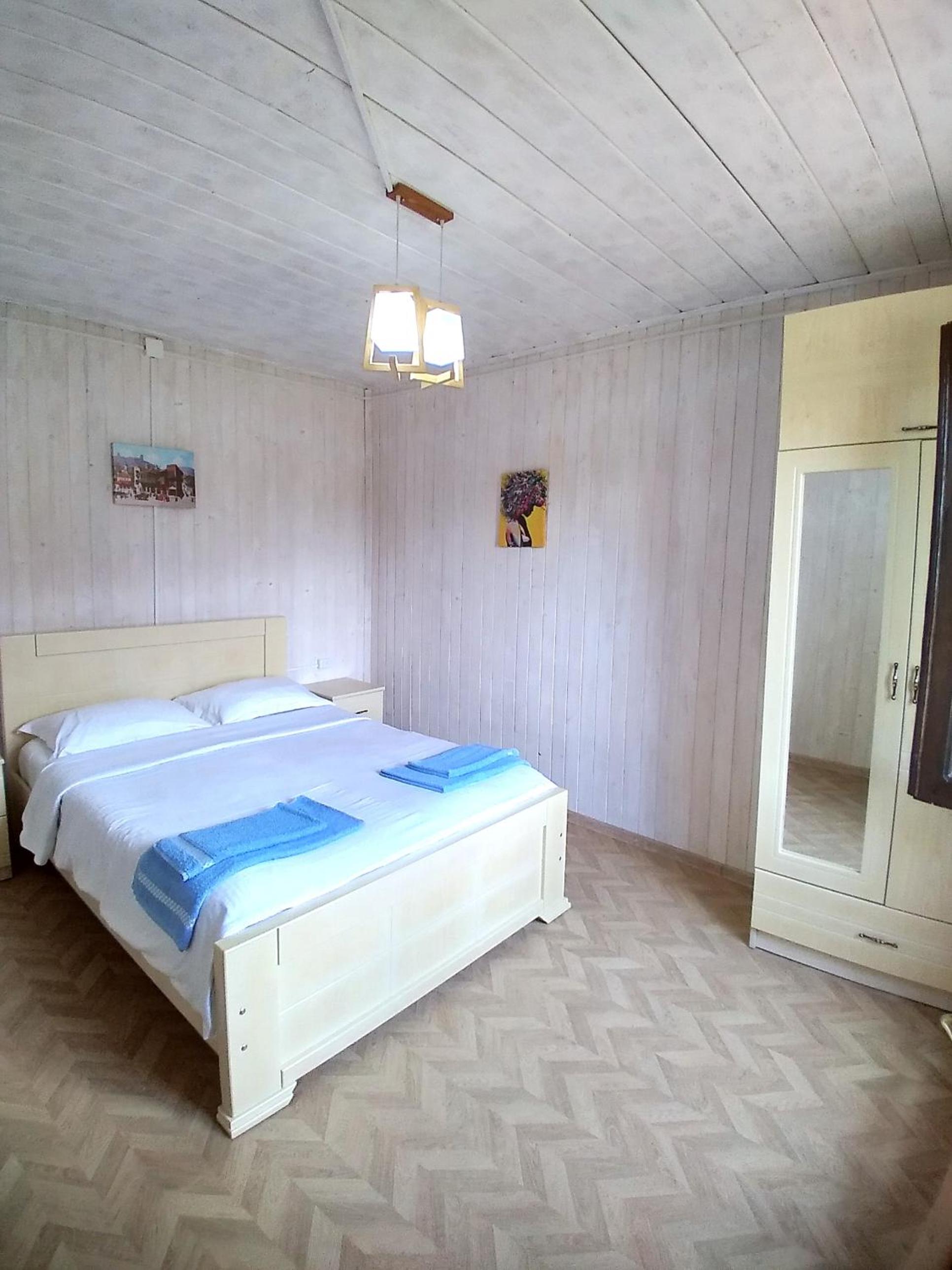 One-Bedroom House photo 1