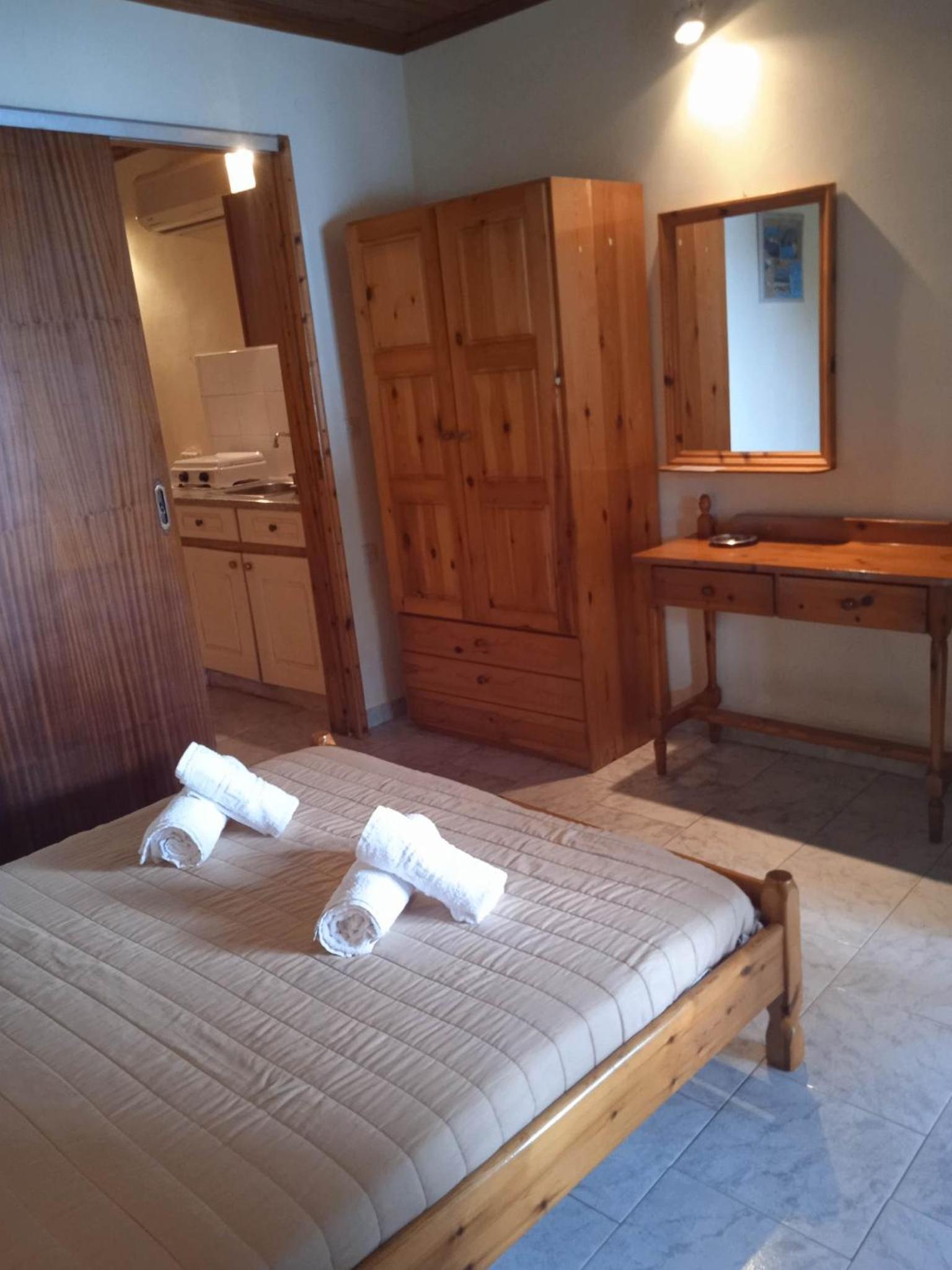 Two-Bedroom House photo 3